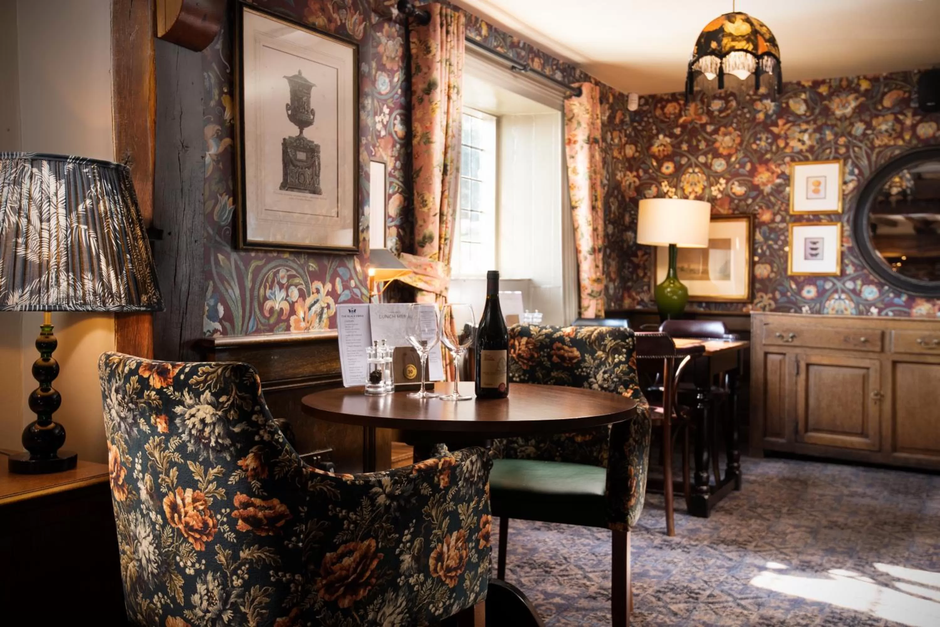 Lounge or bar in The Black Swan - The Inn Collection Group