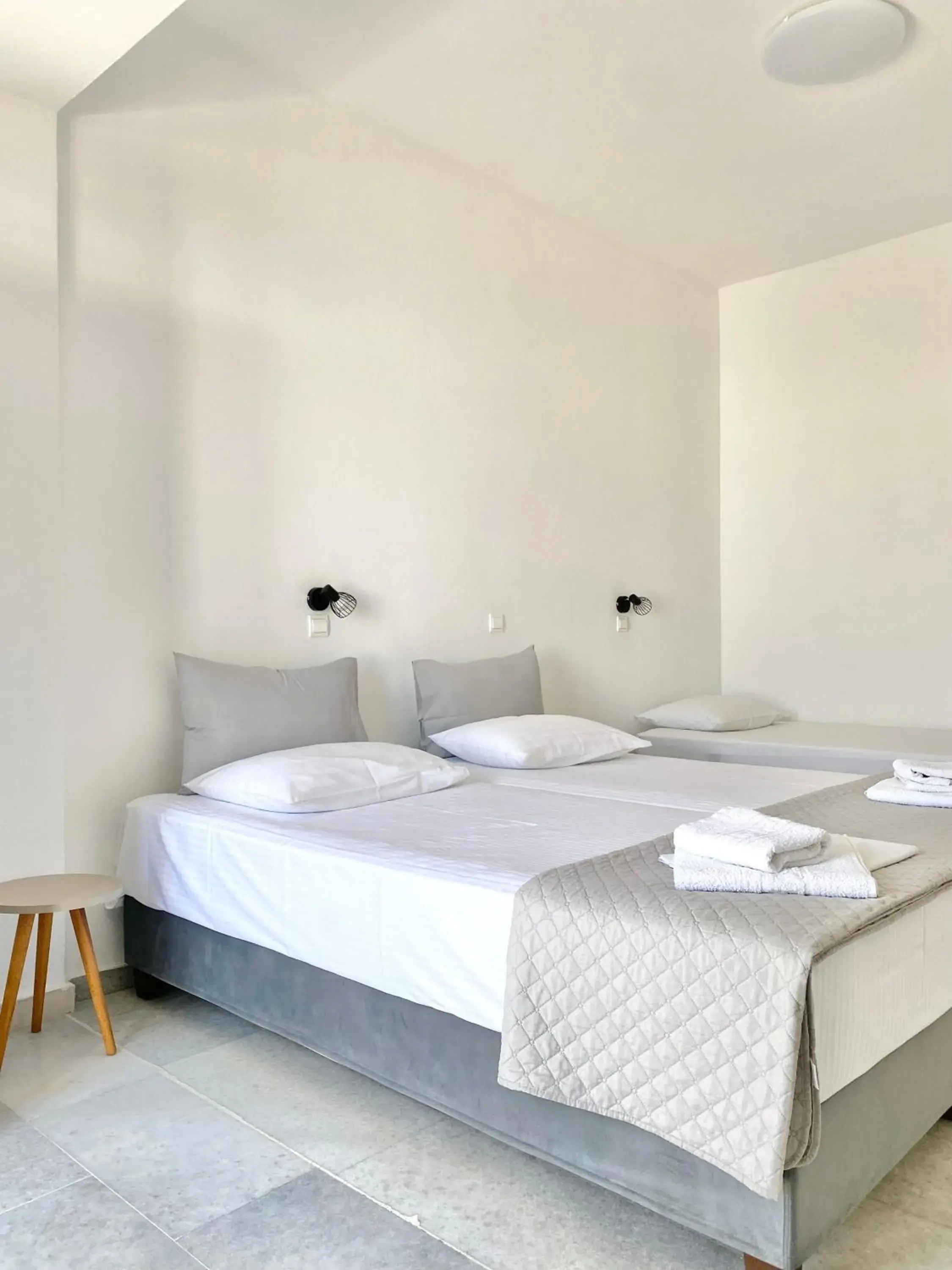 Bedroom, Bed in Fikas Hotel