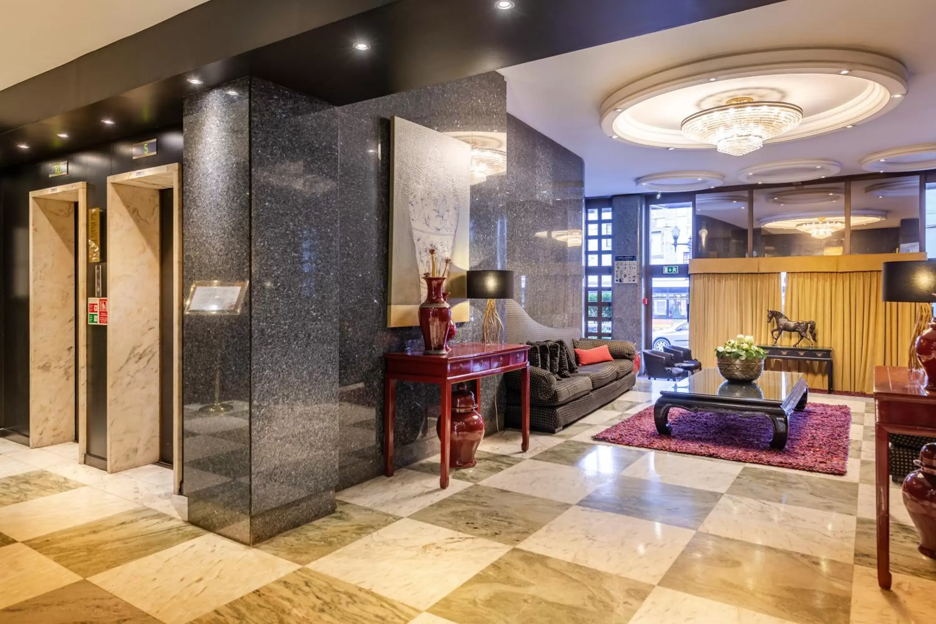 Lounge or bar, Lobby/Reception in Hotel Mundial