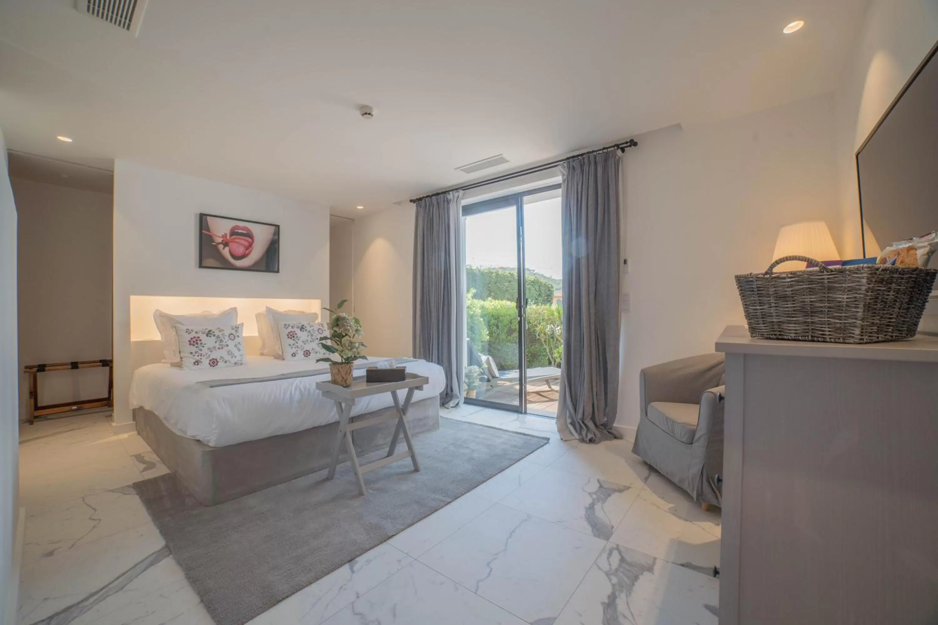 Bed in Hotel le Mandala