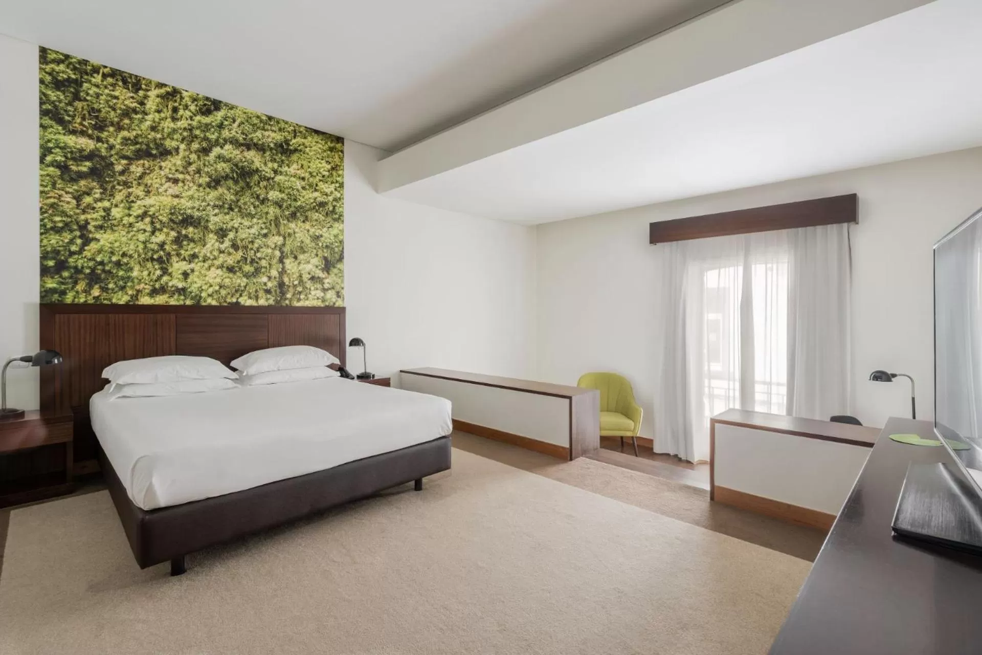 Bed in Neat Hotel Avenida