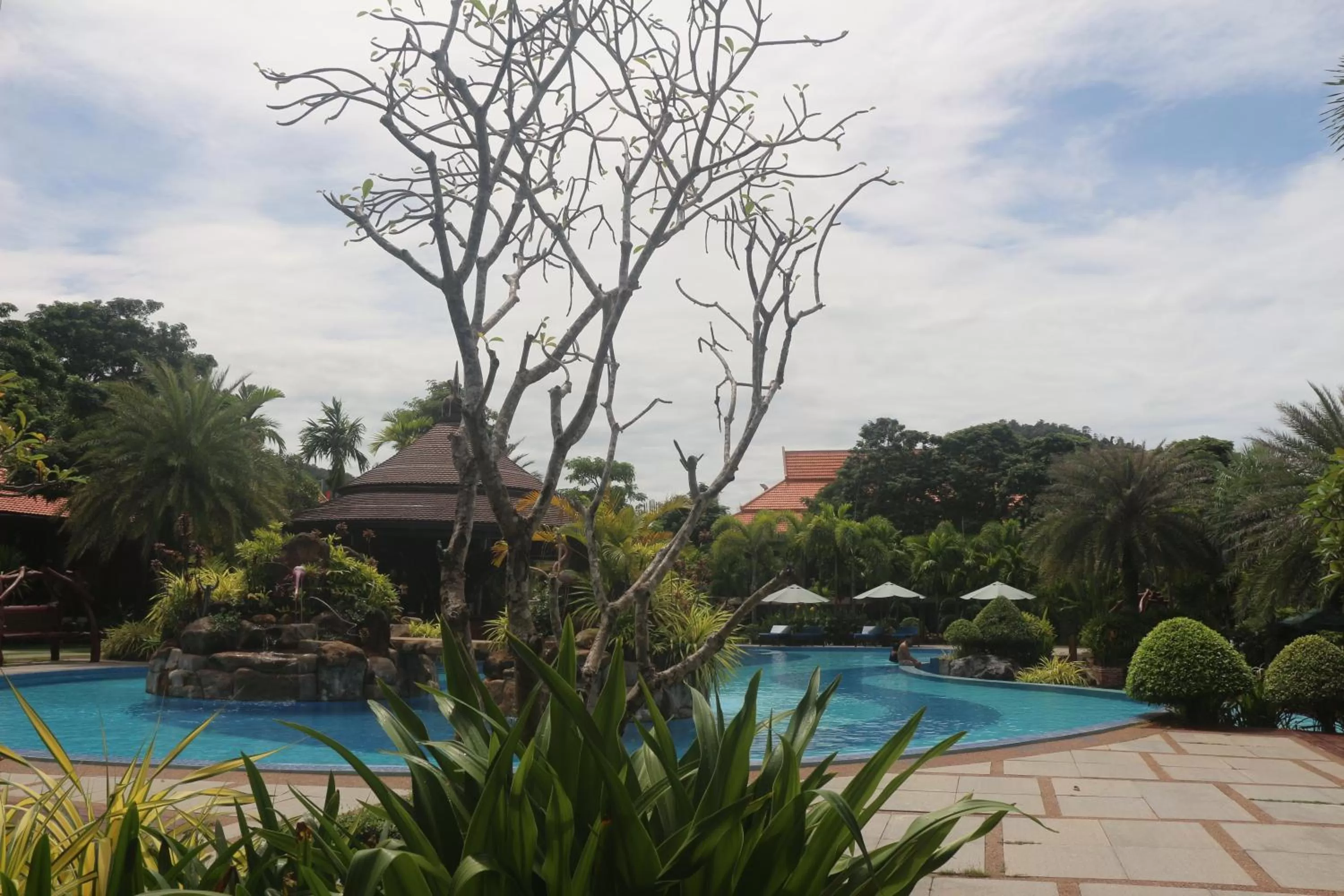 Swimming pool in Try Palace Resort Kep