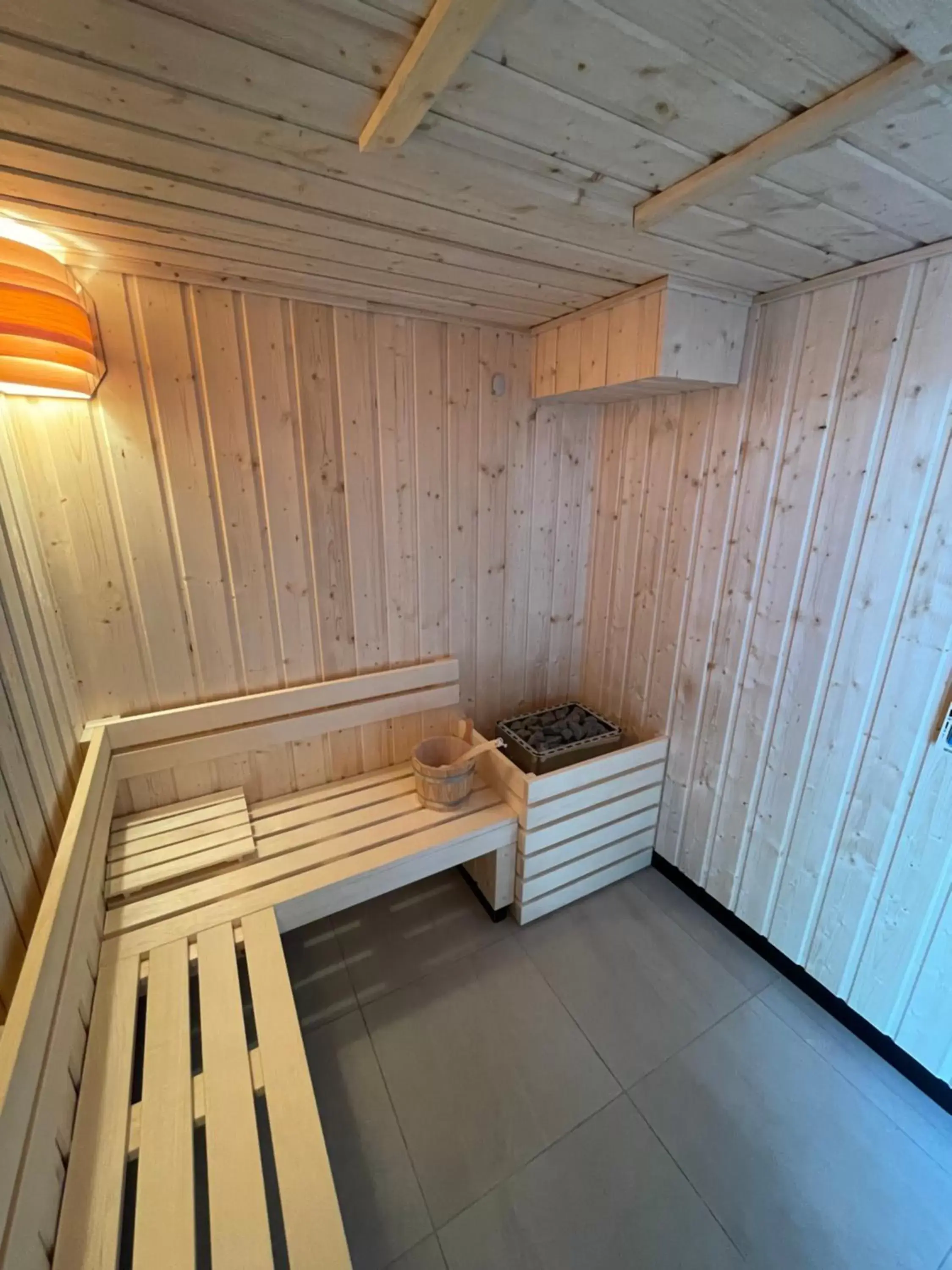 Sauna in Best Western Armor Park Dinan