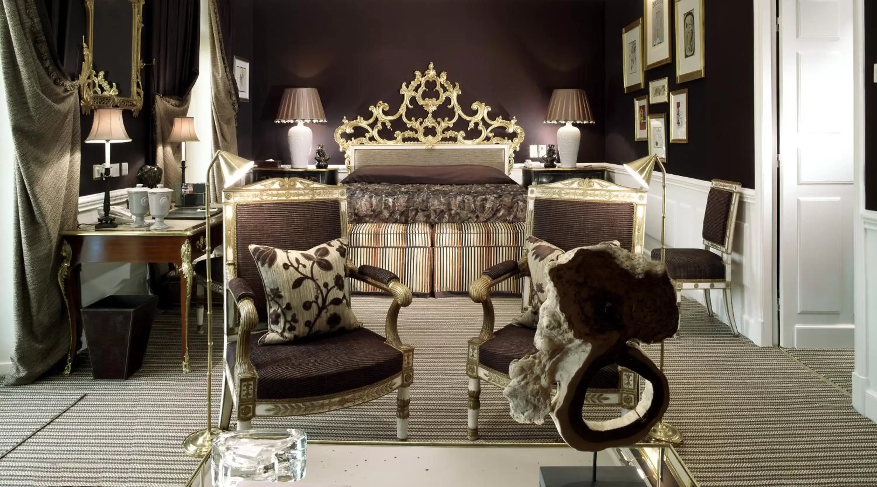 Bed in Hotel d'Angleterre