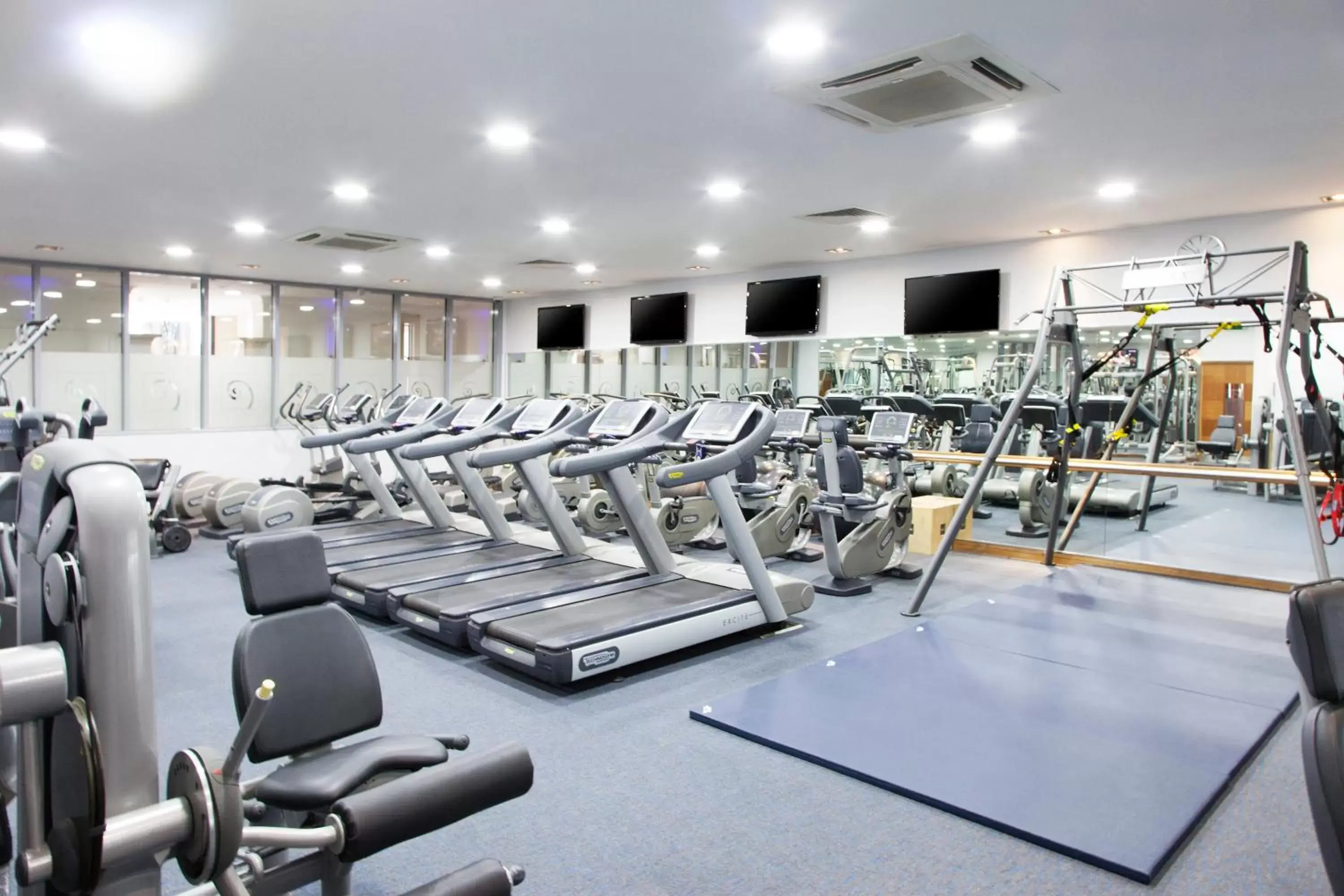 Spa and wellness centre/facilities, Fitness Center/Facilities in Crowne Plaza Reading