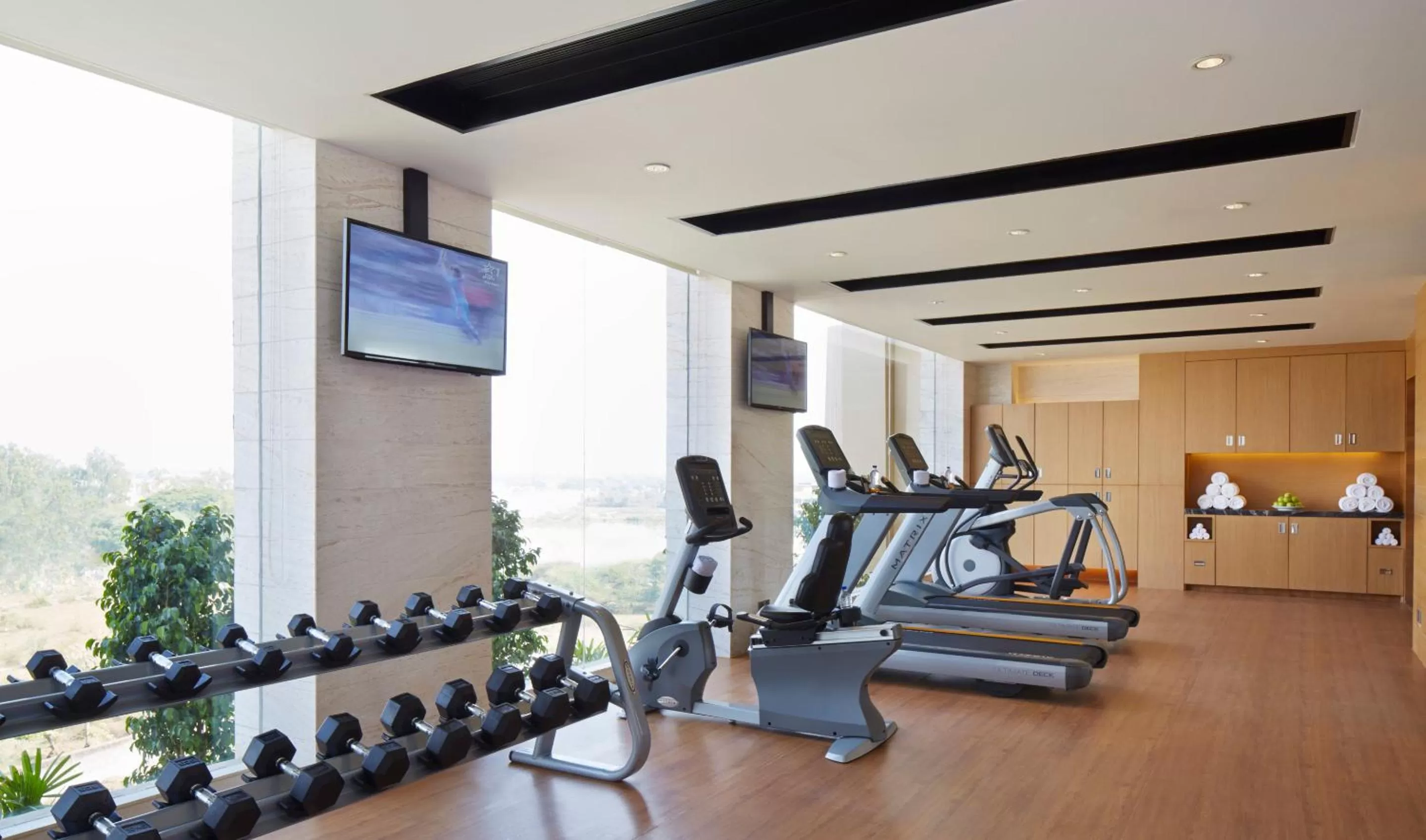 Fitness centre/facilities in Courtyard by Marriott Bilaspur