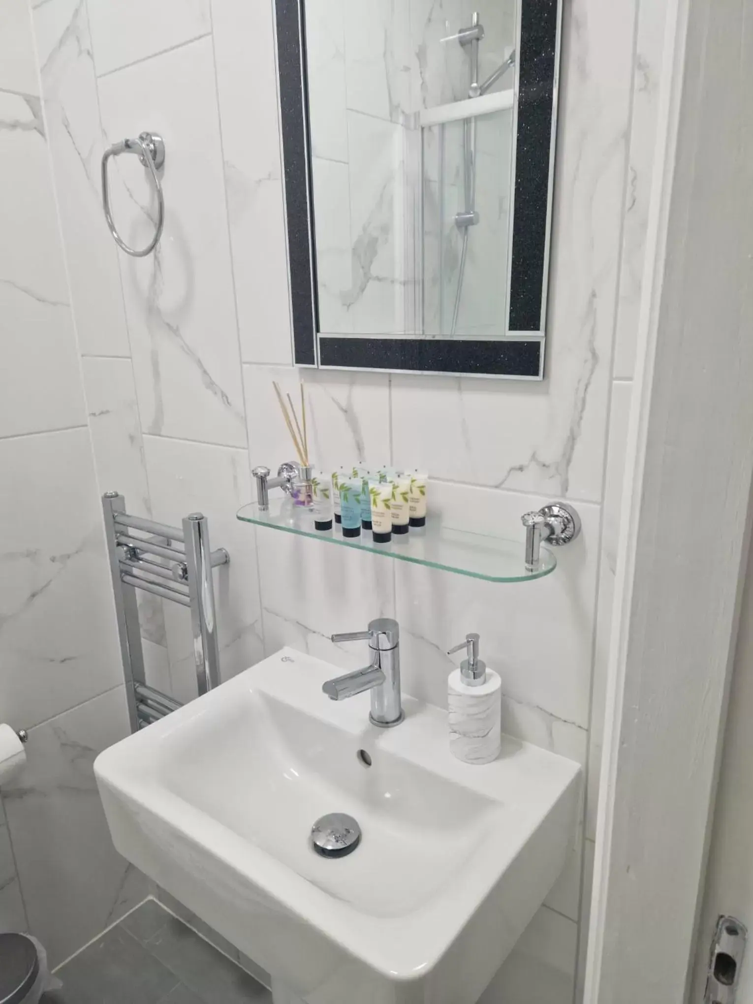 Bathroom in Wns Southend -on-Sea