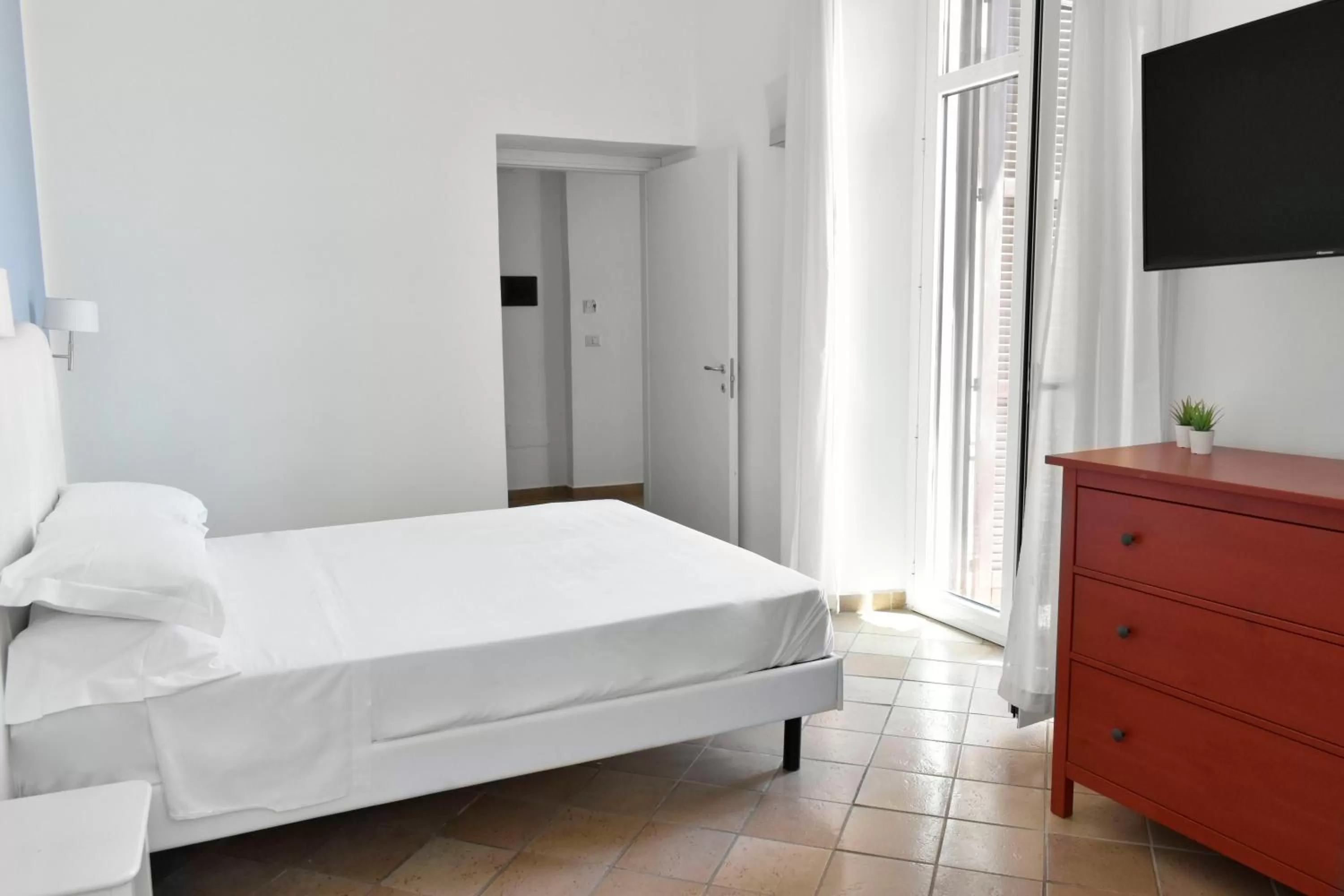 Photo of the whole room, Bed in Roma Resort Colosseum