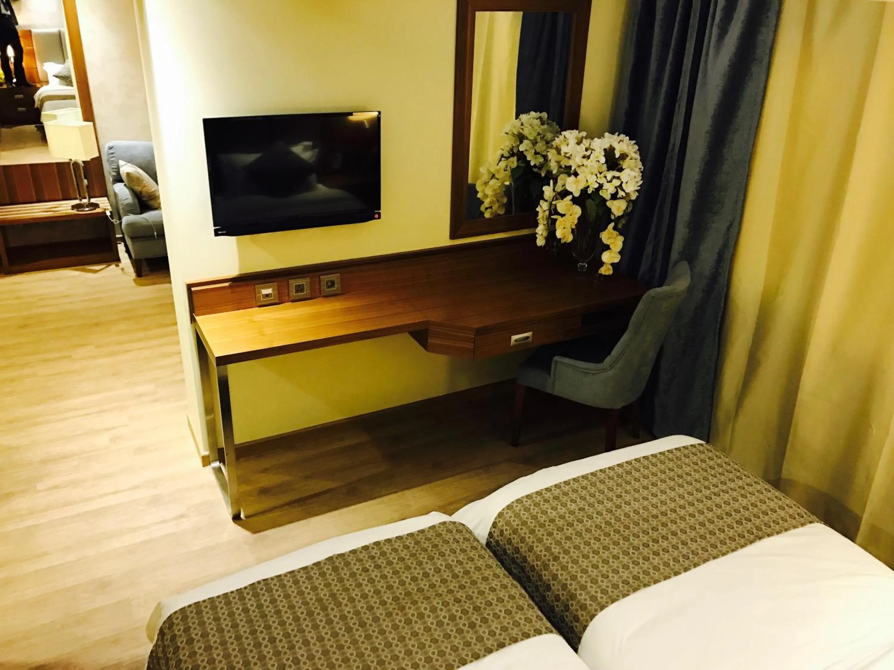 Photo of the whole room, Bed in Gems Hotel