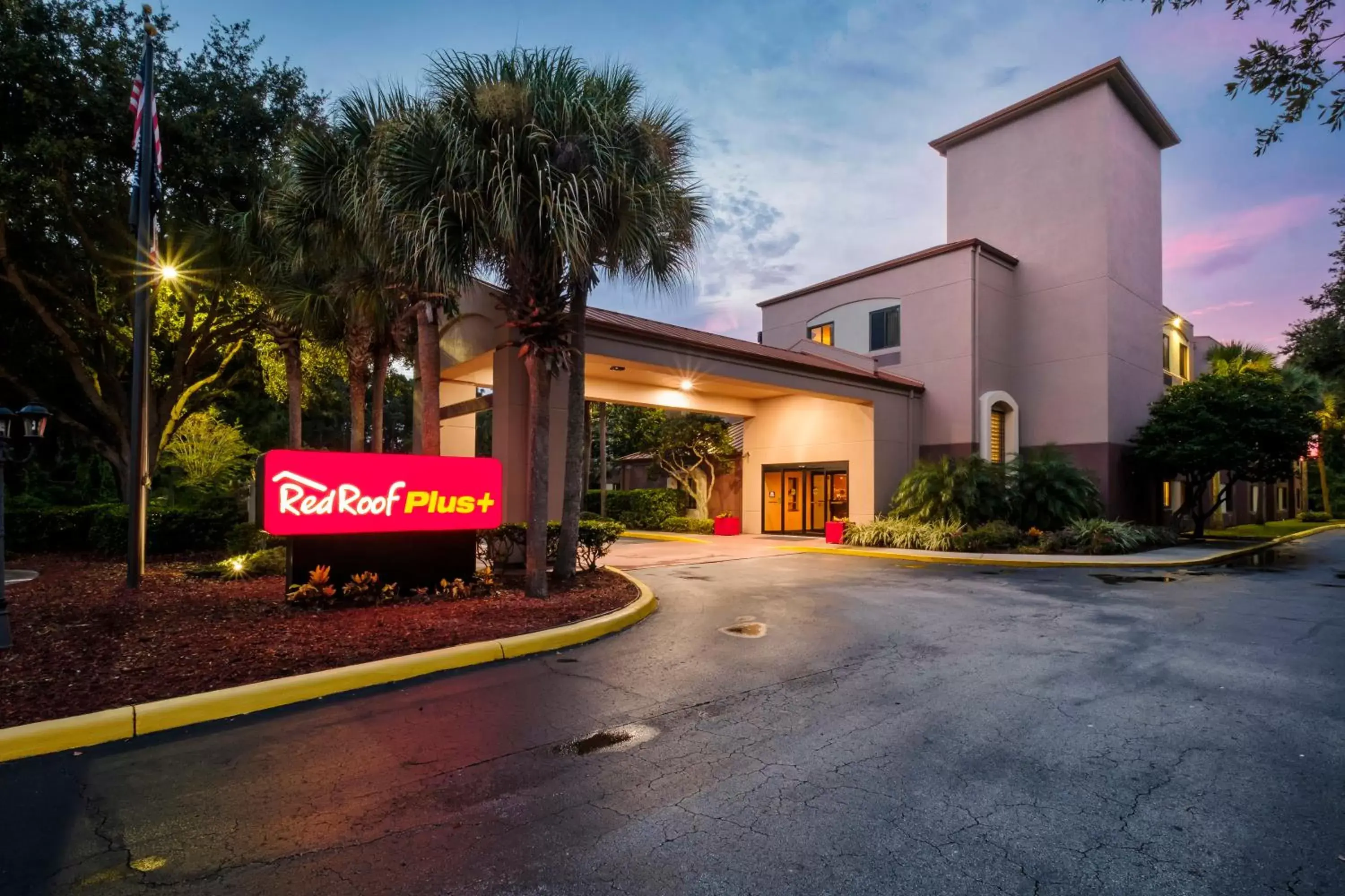 Property Building in Red Roof Inn PLUS+ Palm Coast