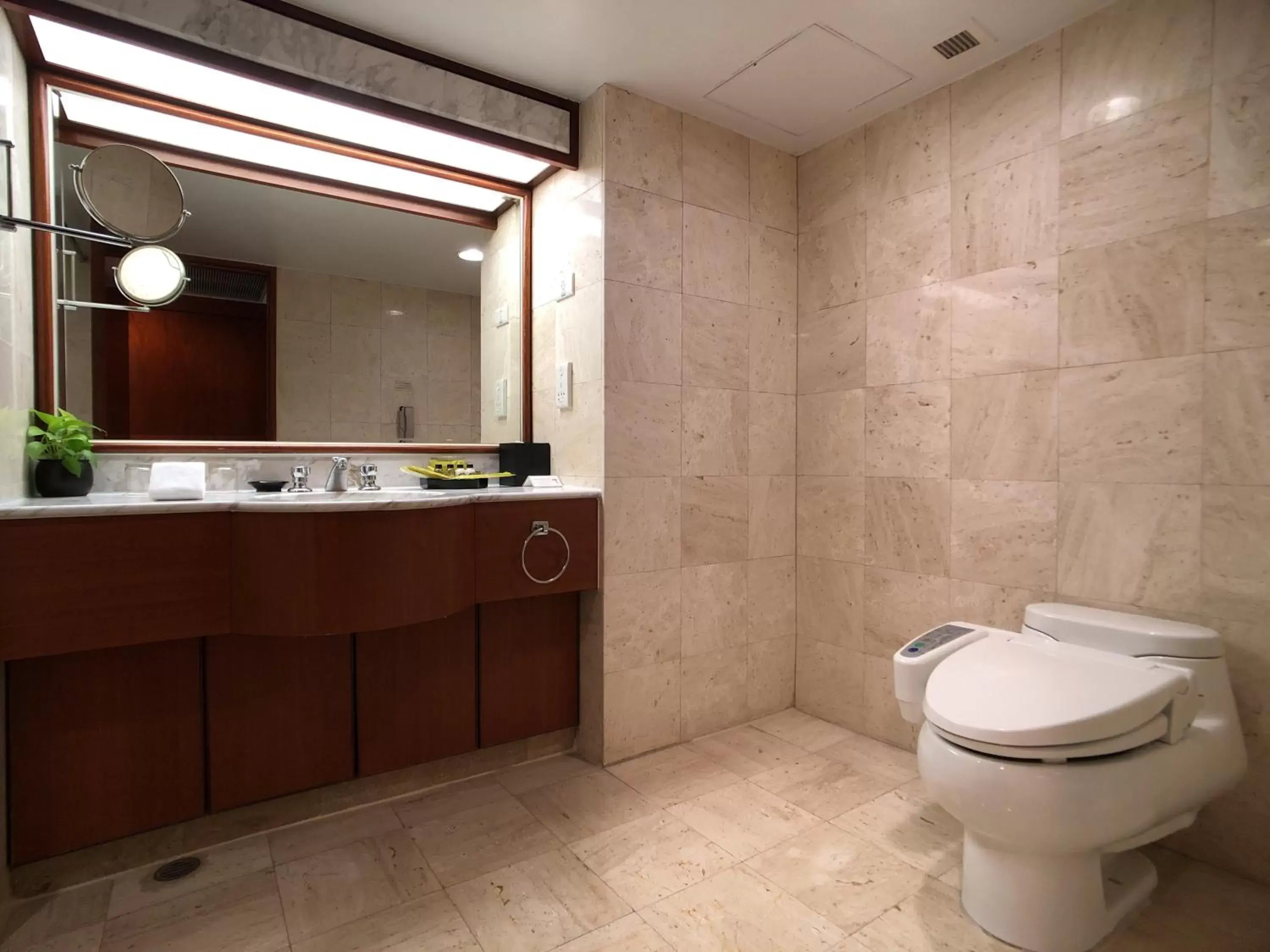 Bathroom in Evergreen Laurel Hotel - Taichung