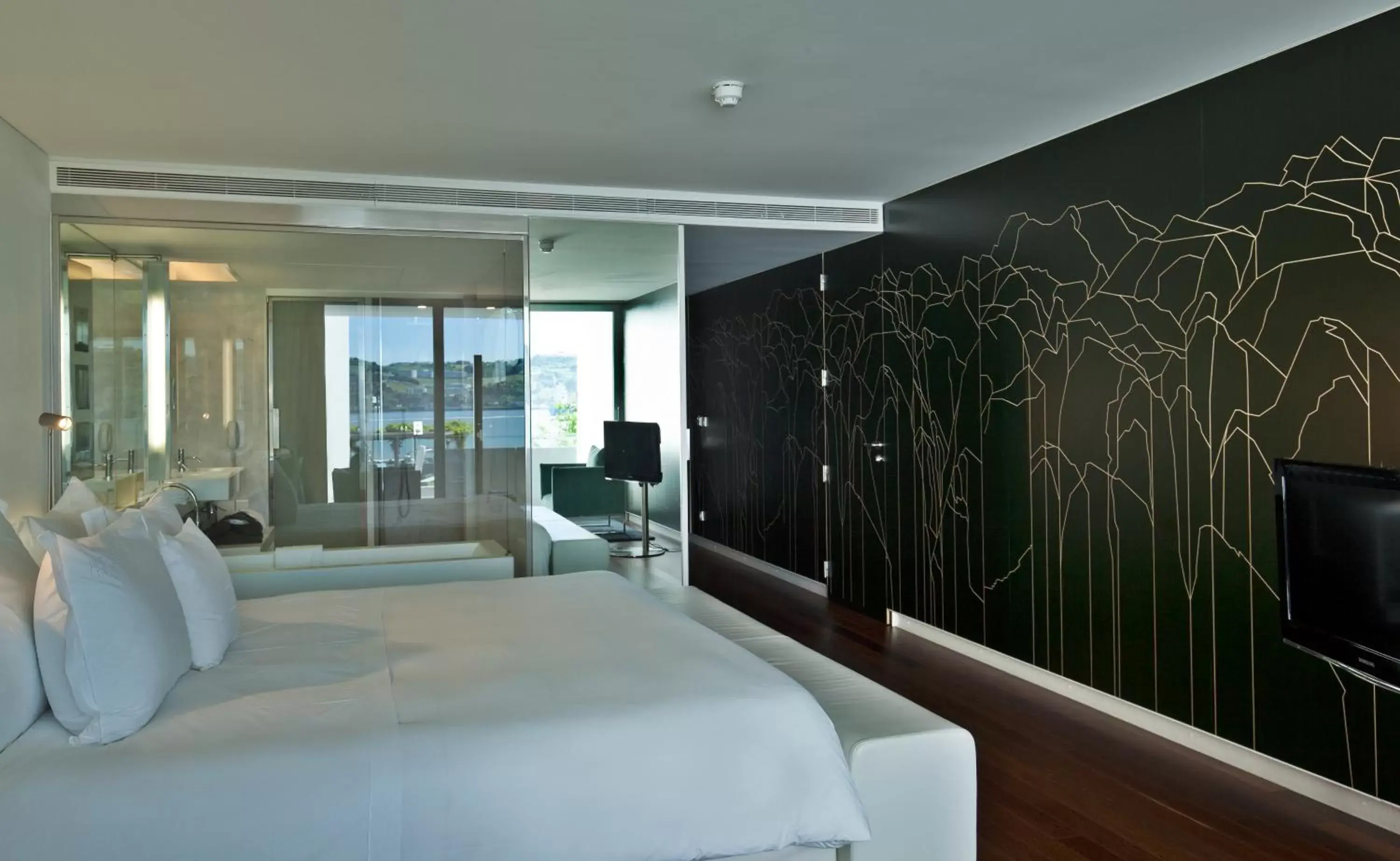 Bed in Altis Belem Hotel & Spa - Design Hotels