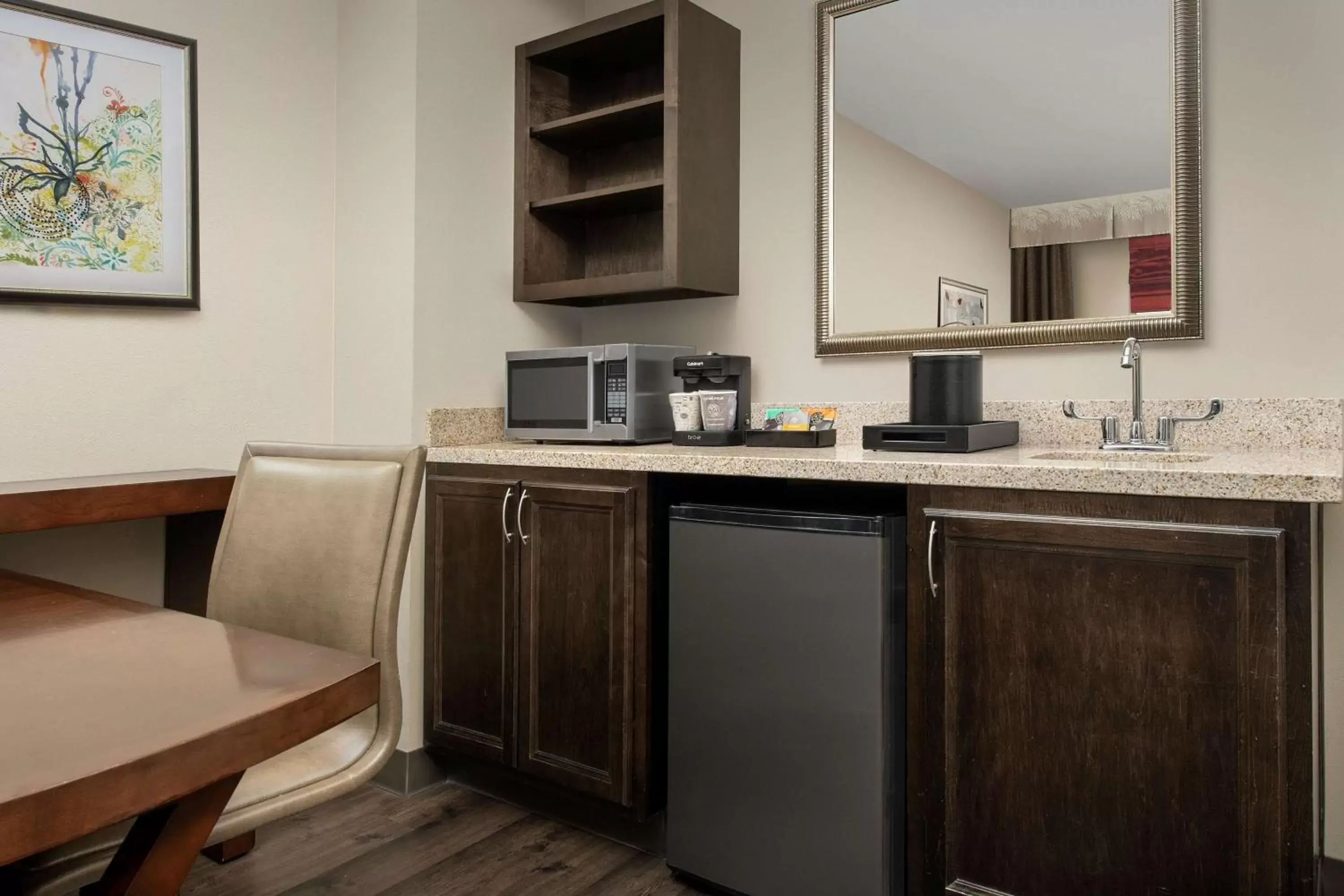 Kitchen or kitchenette, Kitchen/Kitchenette in Embassy Suites by Hilton Birmingham Hoover