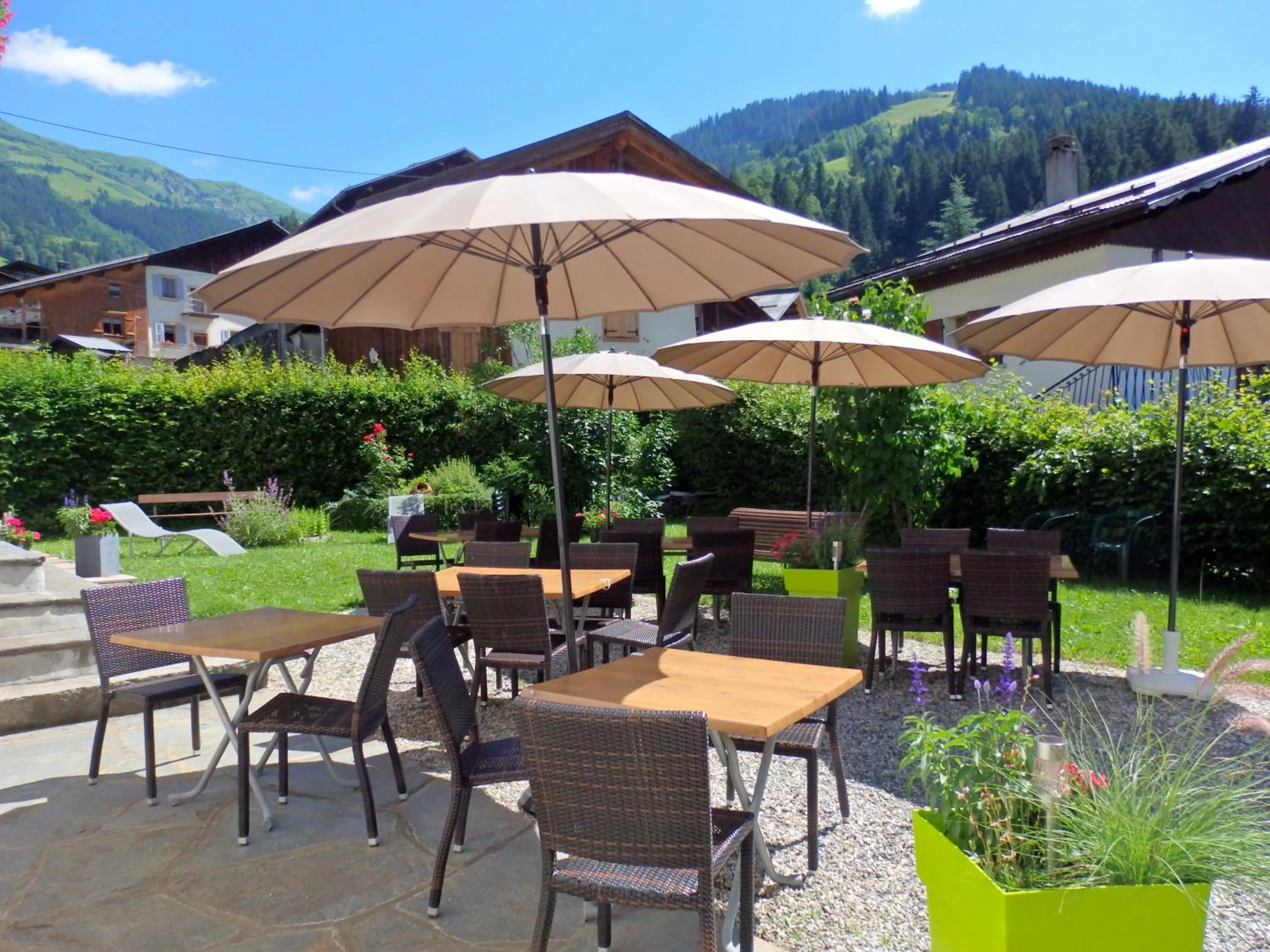 Patio in Hôtel Viallet