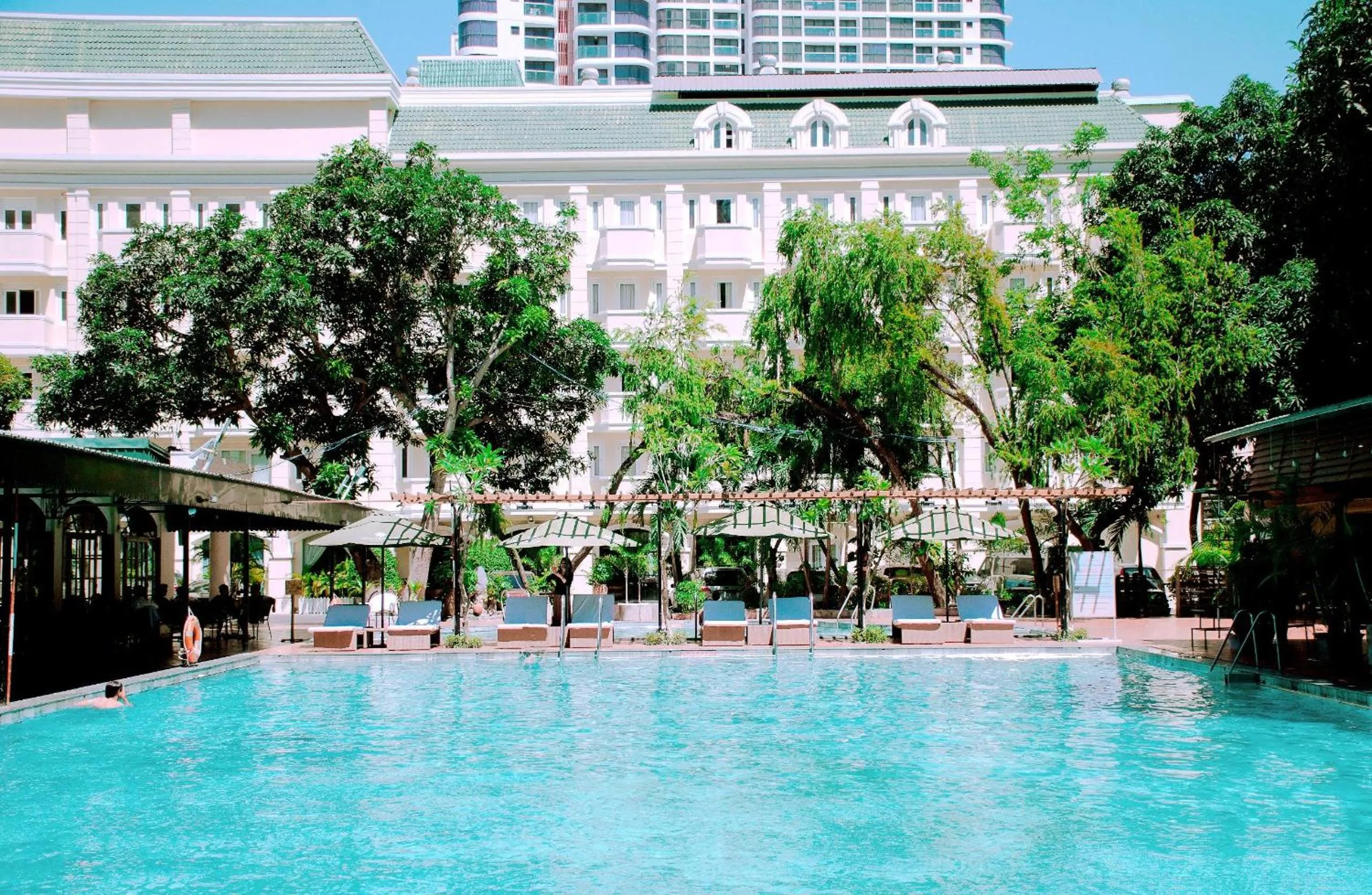 Swimming pool in Tran Vien Dong Hotel