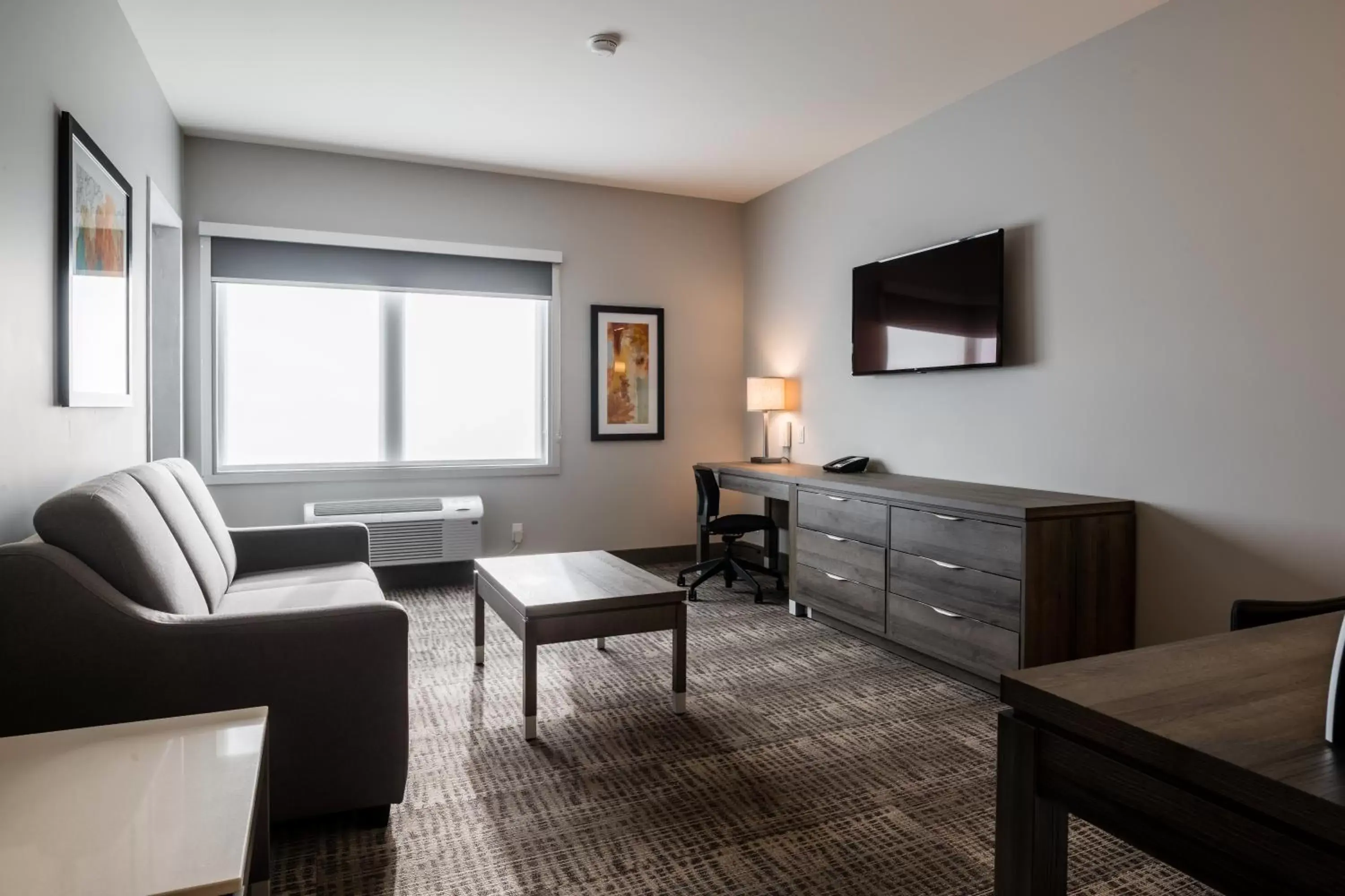 Living room, Seating Area in Amsterdam Inn & Suites Florenceville