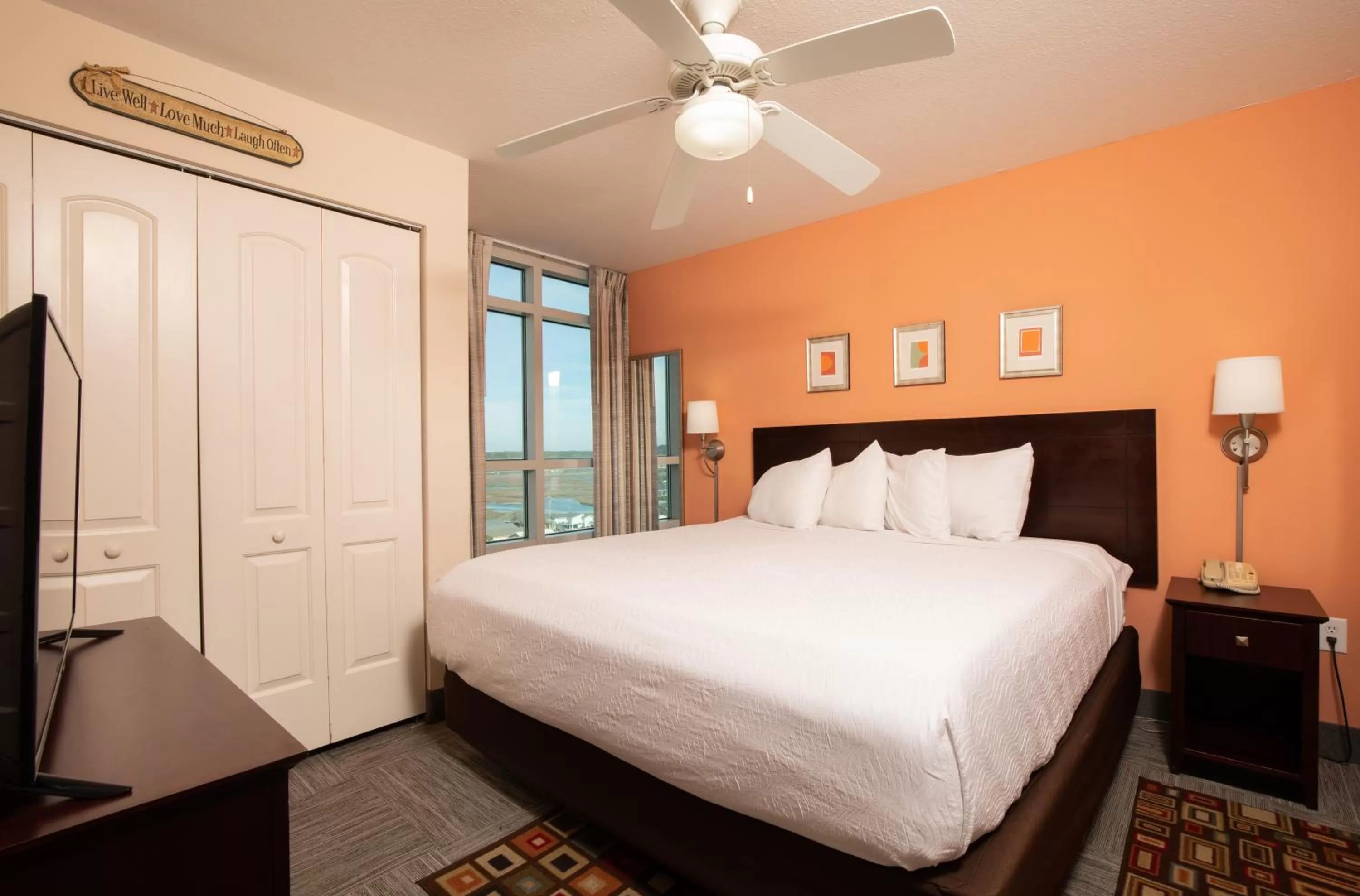 Bedroom, Bed in Prince Resort