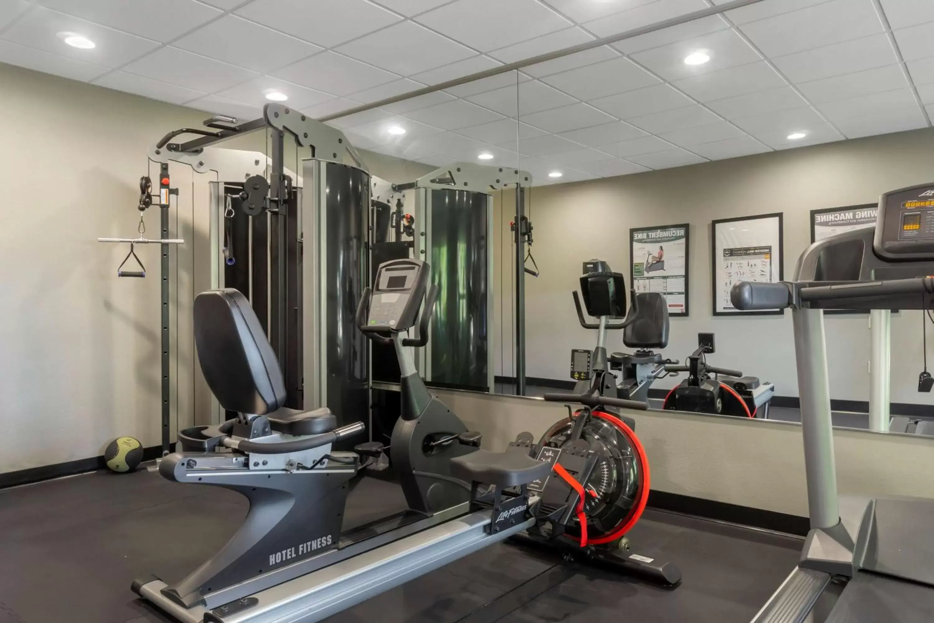 Spa and wellness centre/facilities, Fitness Center/Facilities in Best Western Plus Park Place Inn & Suites