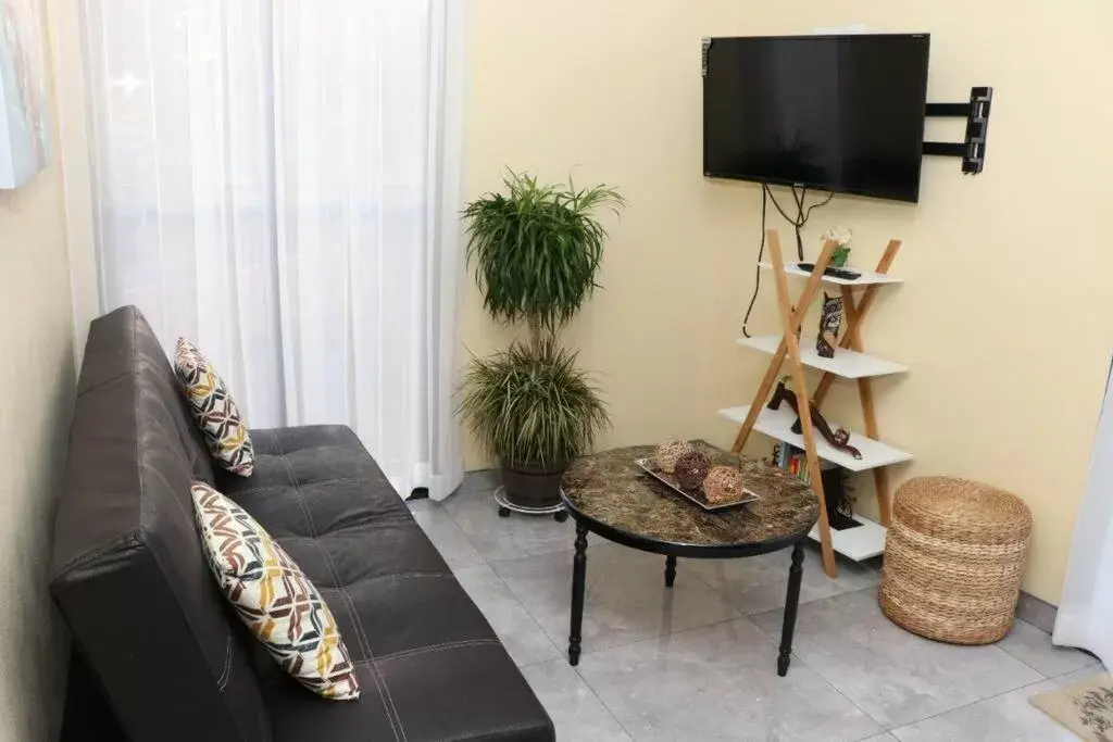 Living room, Seating Area in Airport SJO Residence - Edward & Familia Inn