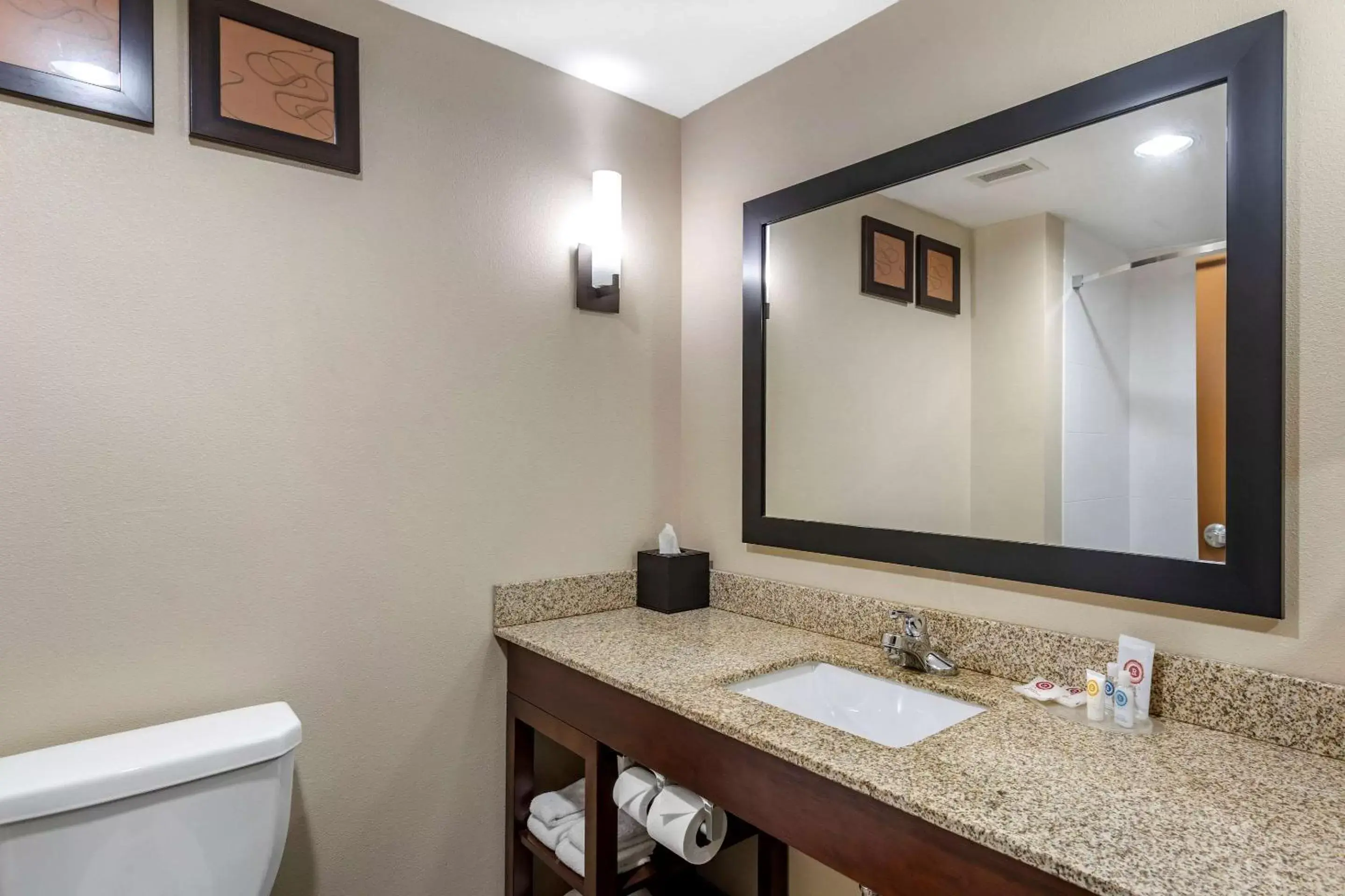 Photo of the whole room, Bathroom in Comfort Suites Manchester