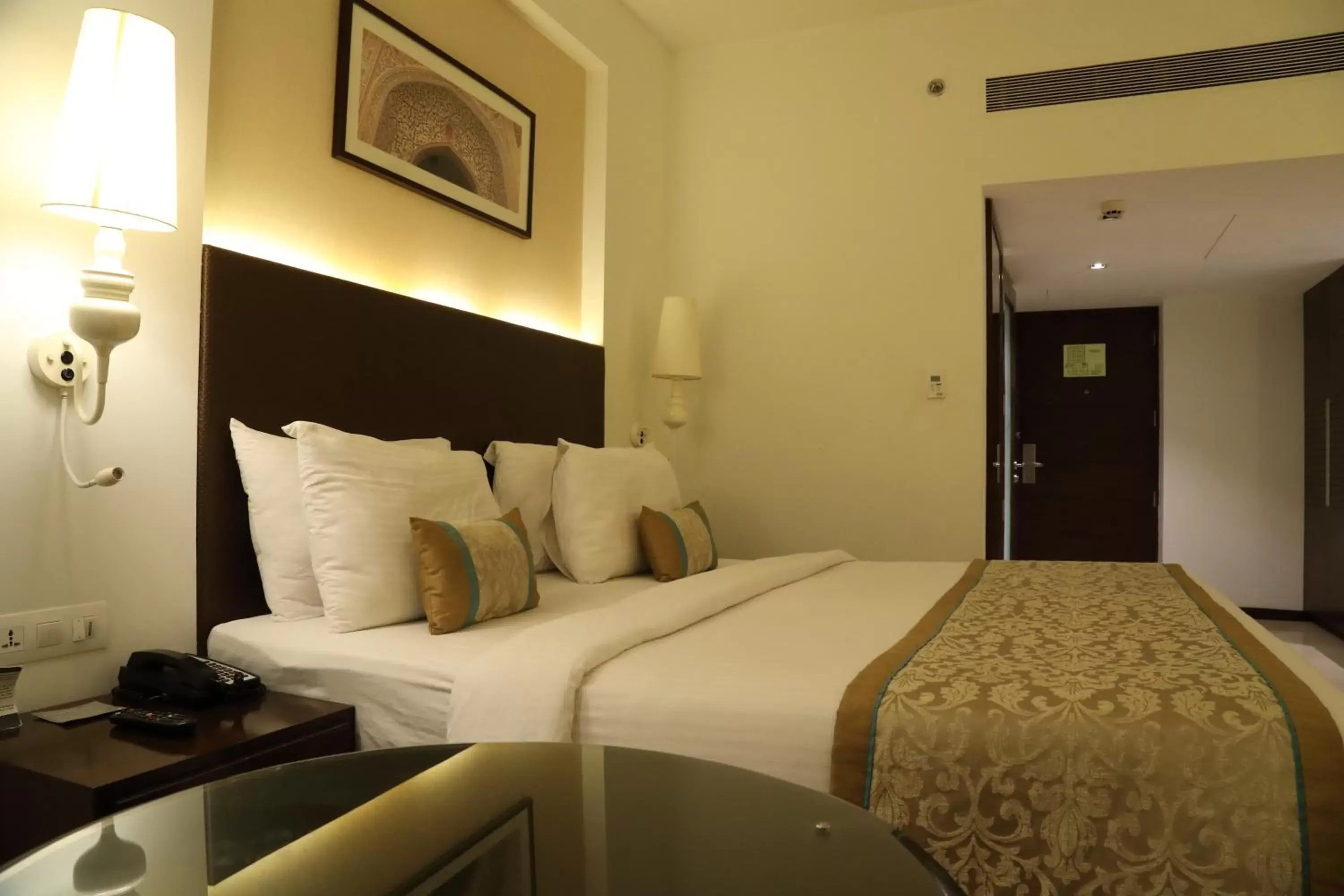 Guests, Bed in Country Inn & Suites by Radisson Kota