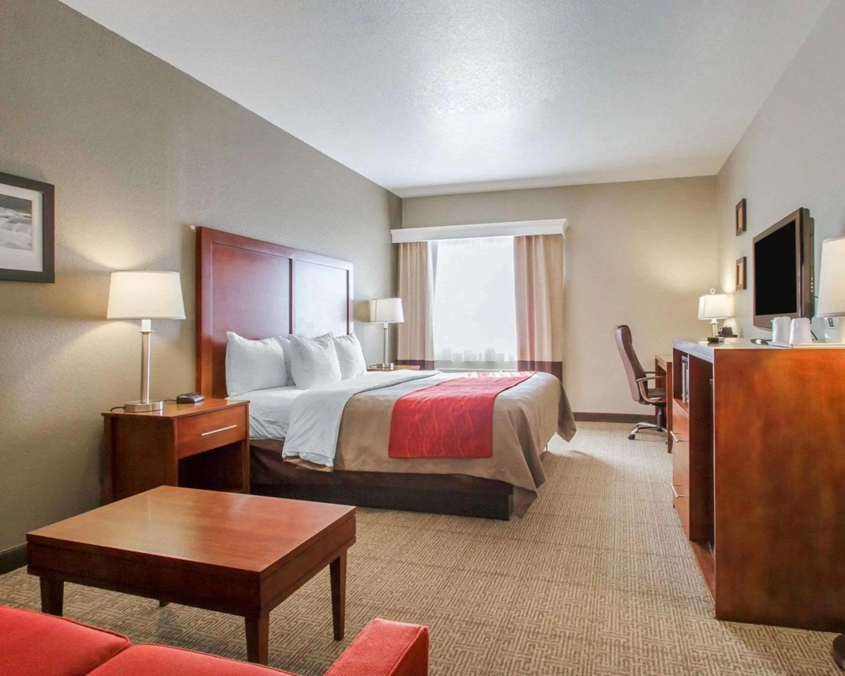 Photo of the whole room, Bed in Comfort Inn Bolivar