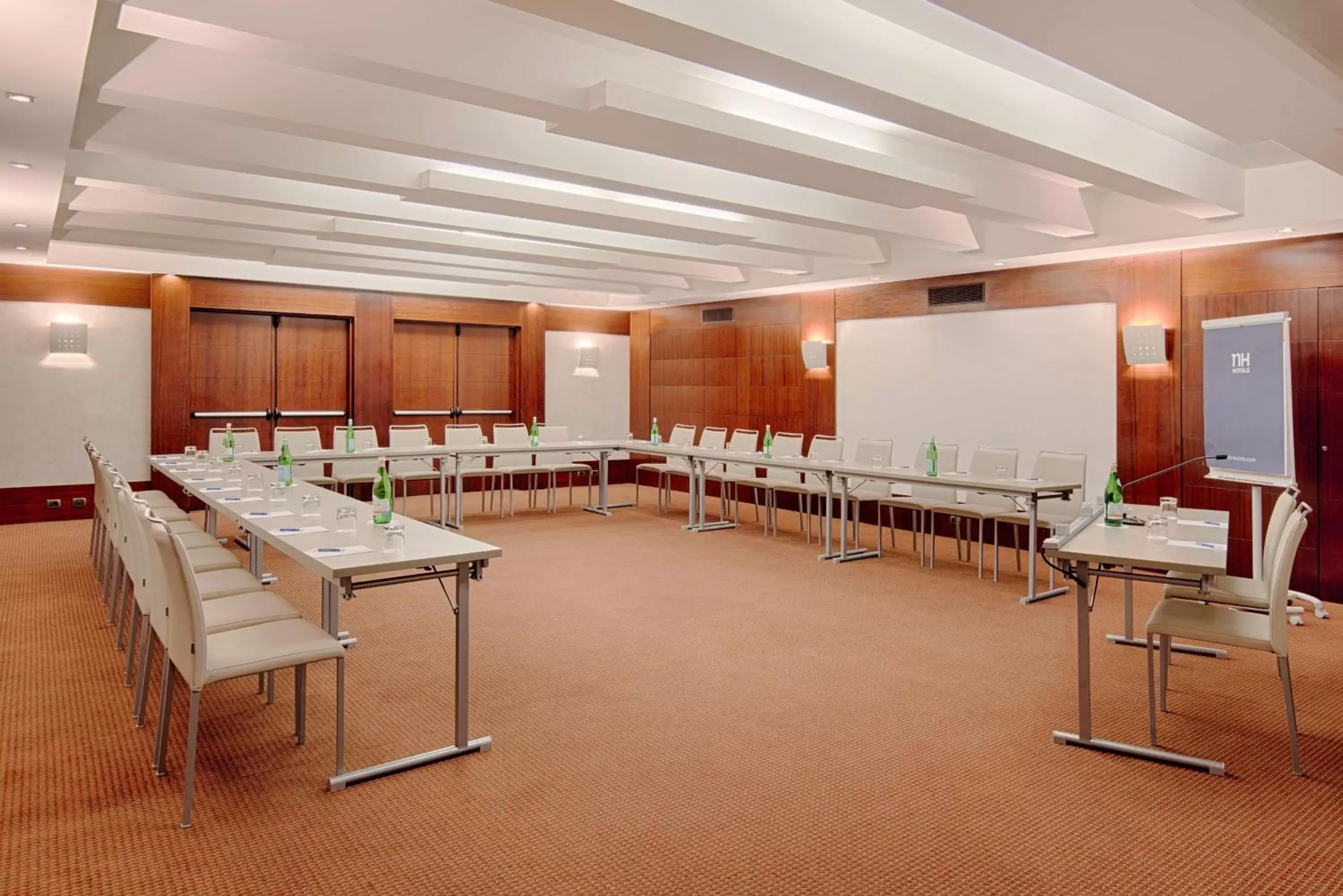 Meeting/conference room in NH Firenze