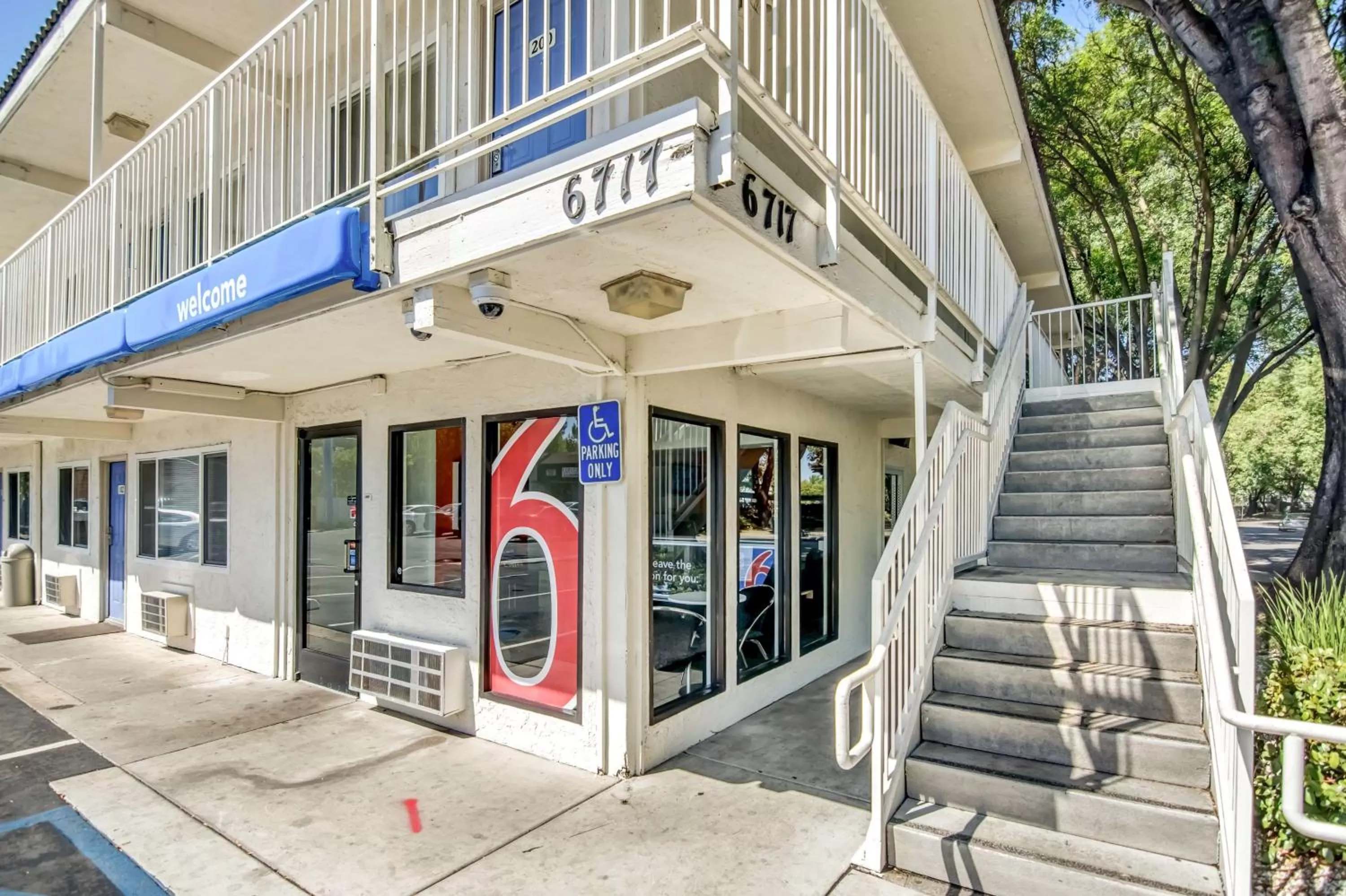 Property building in Motel 6-Stockton, CA - North