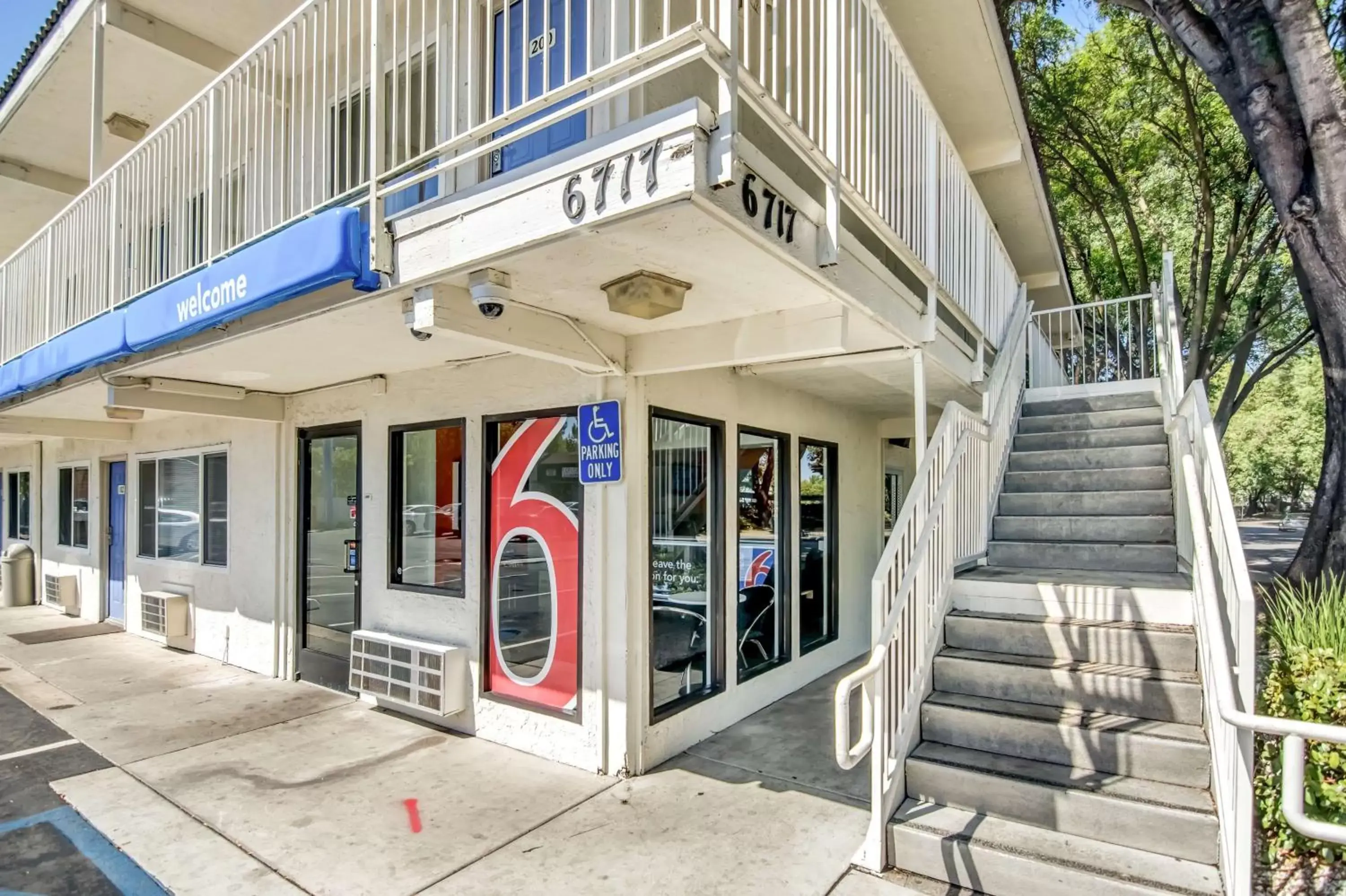 Property building, Facade/Entrance in Motel 6-Stockton, CA - North