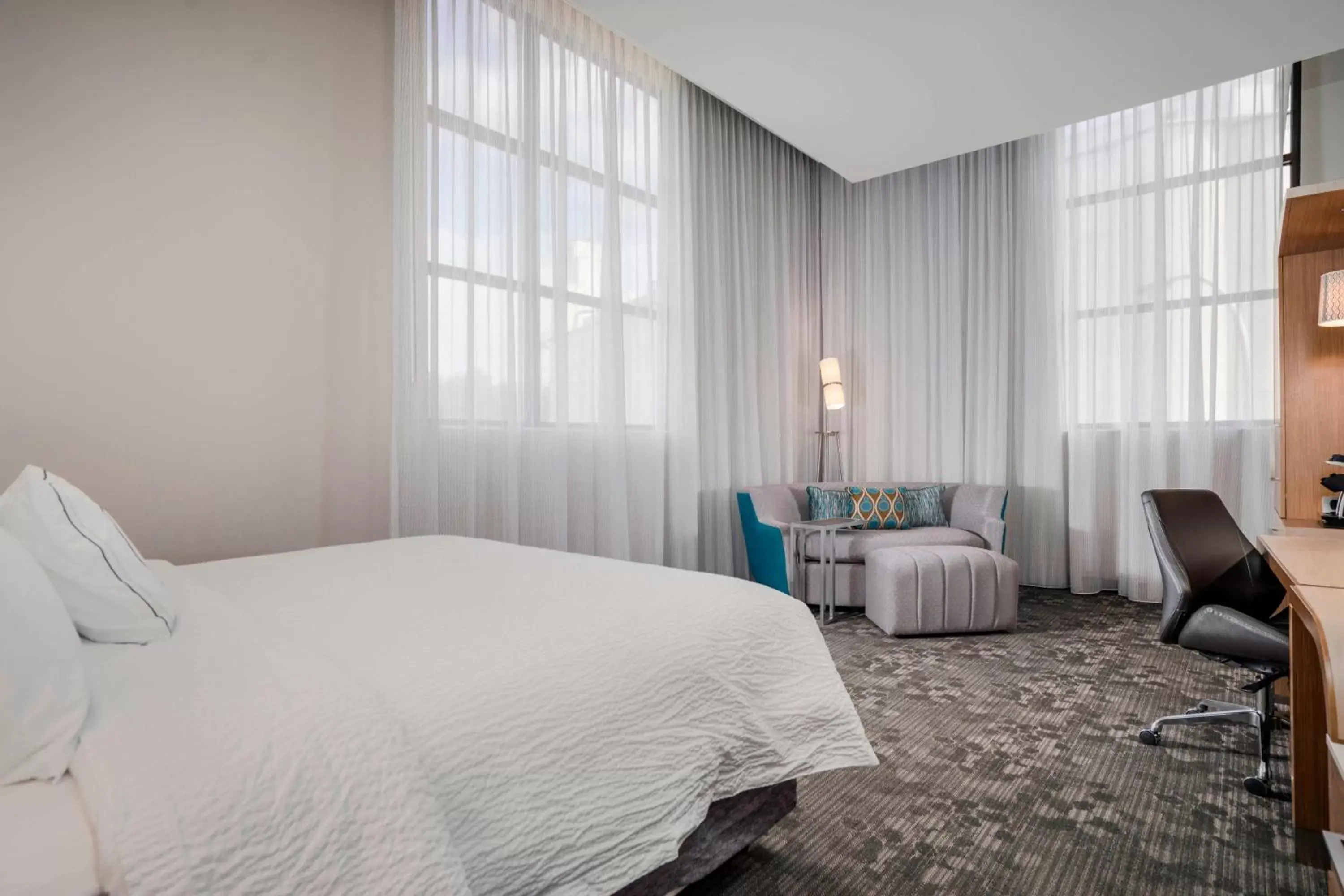 Bedroom, Bed in Courtyard by Marriott Niagara Falls, USA