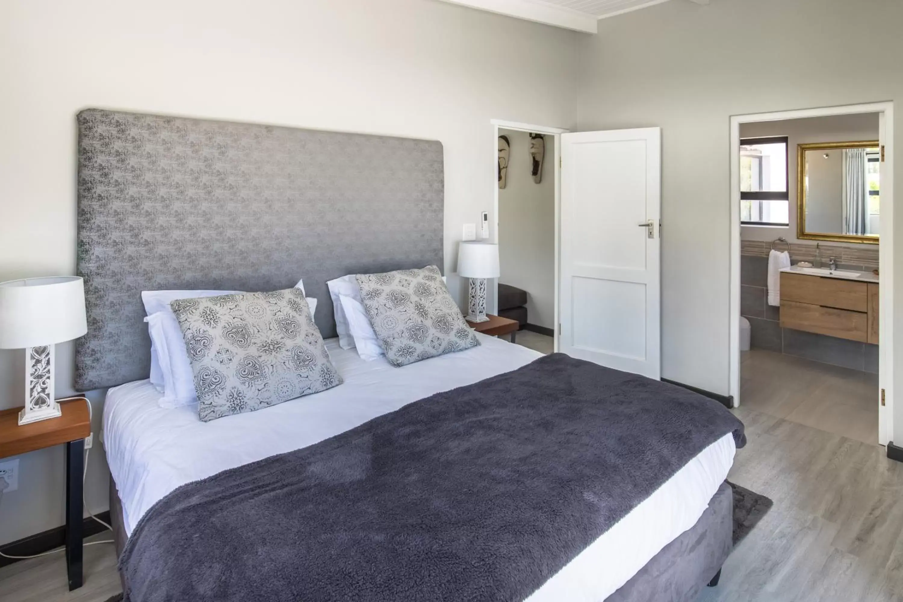 Bedroom, Bed in Mimosa Lodge Bedroom, Bed in Mimosa Lodge