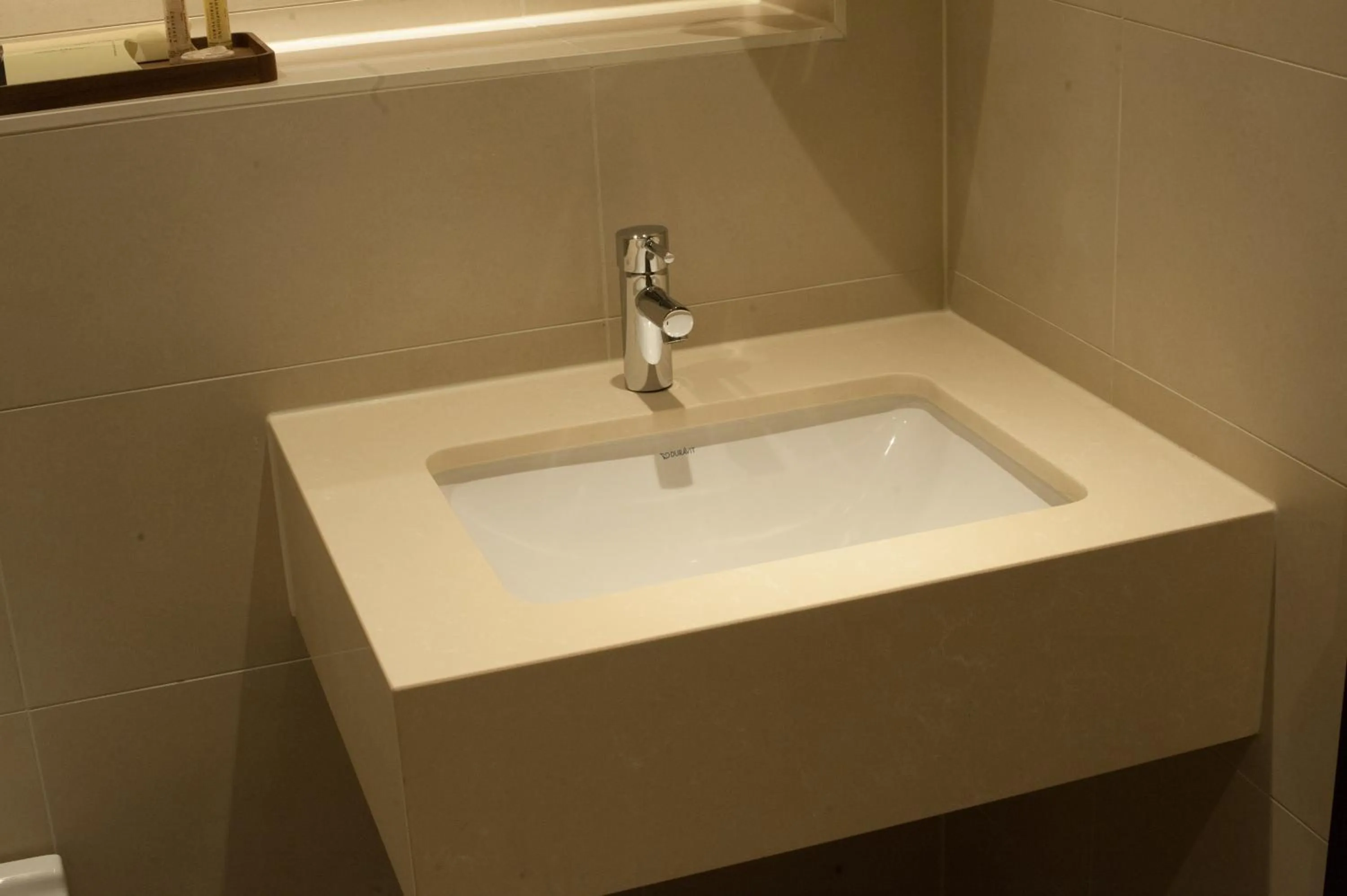 Bathroom in St George's Hotel - Wembley