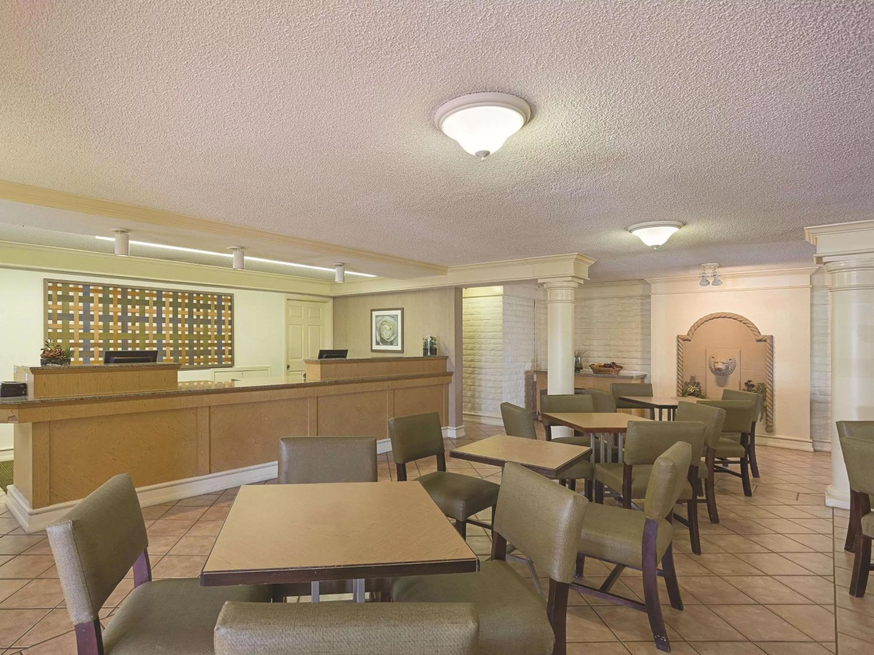 Lobby or reception in La Quinta Inn by Wyndham San Diego Chula Vista
