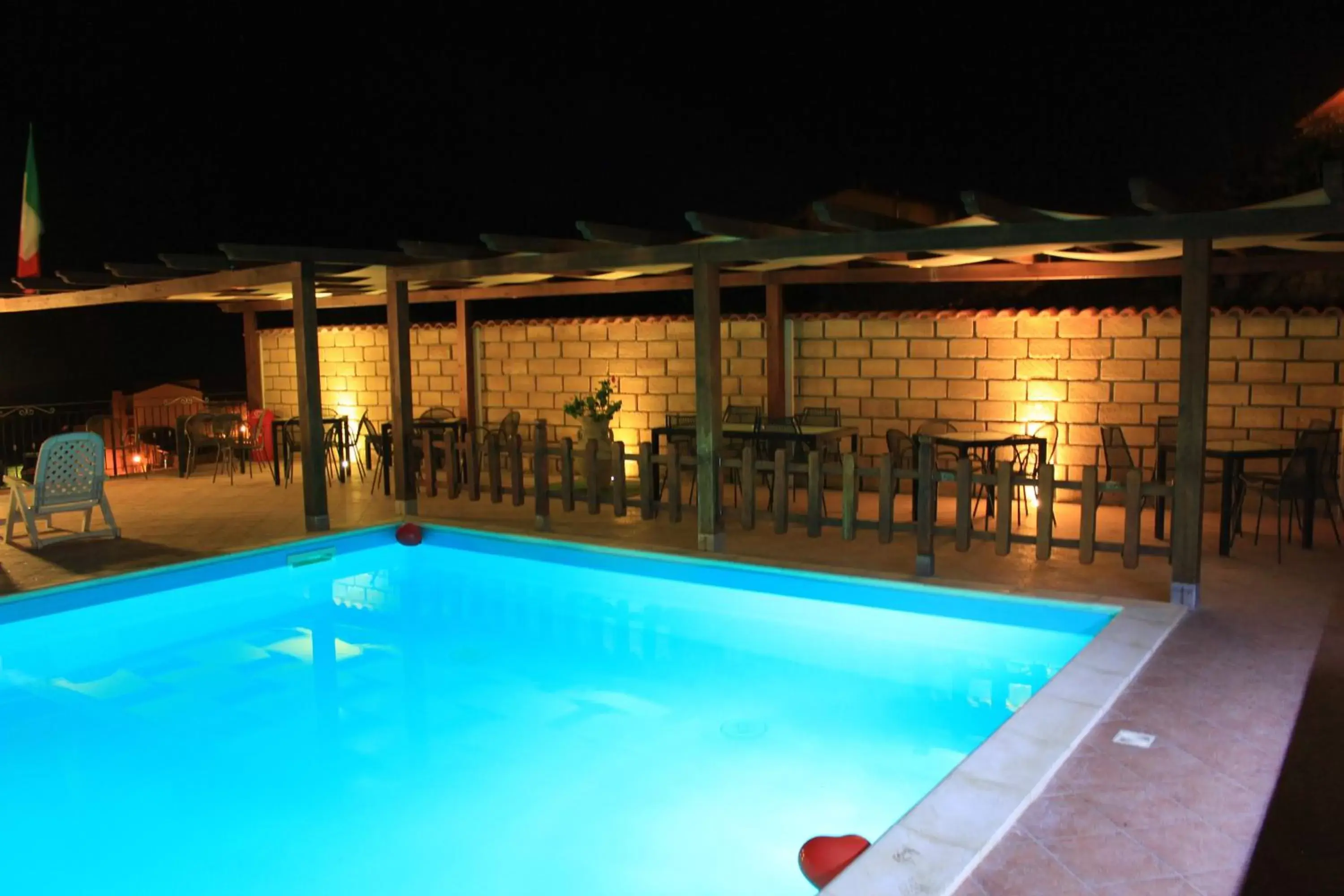 Night, Swimming Pool in B&B Montemare