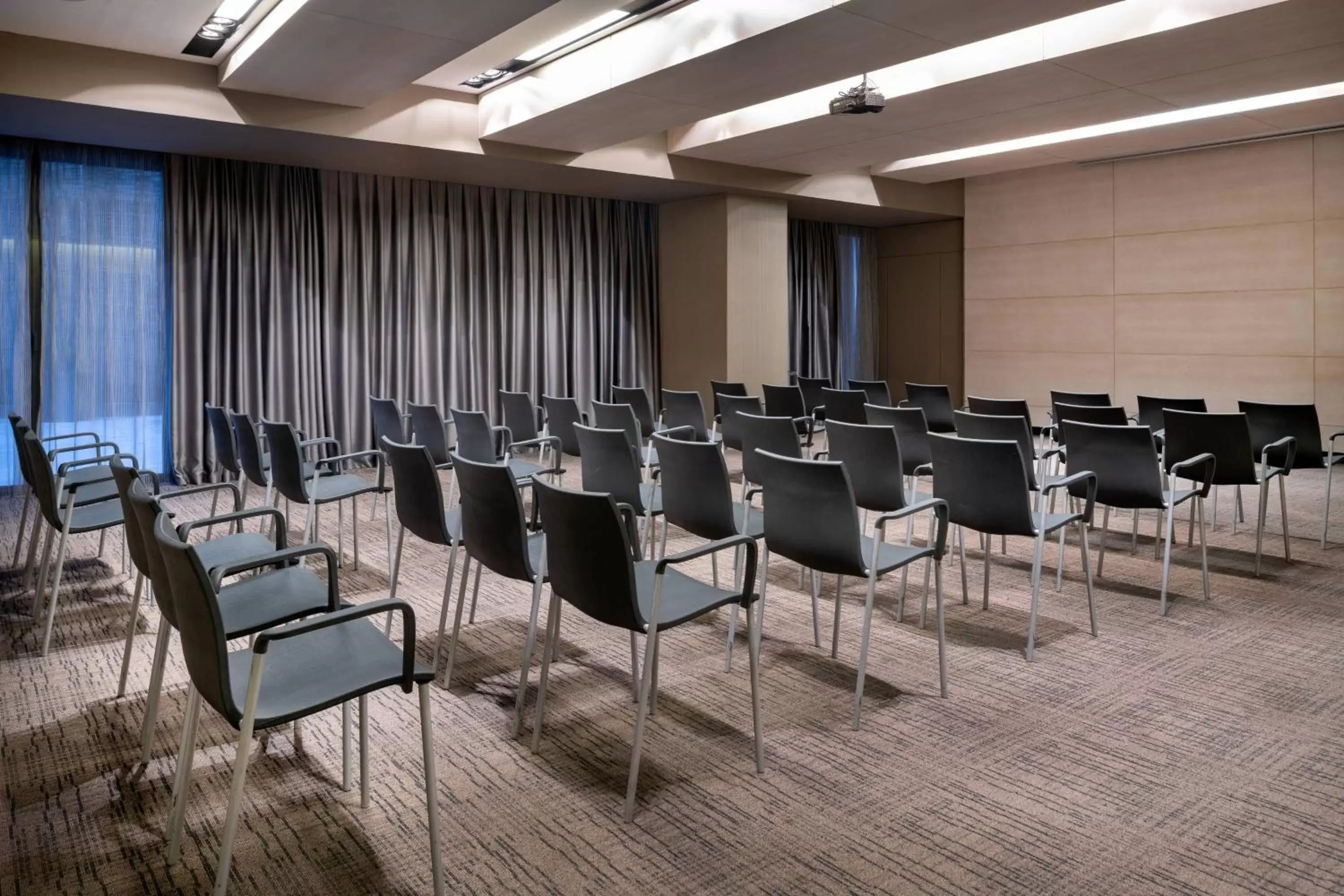 Meeting/conference room in AC Hotel Sants by Marriott