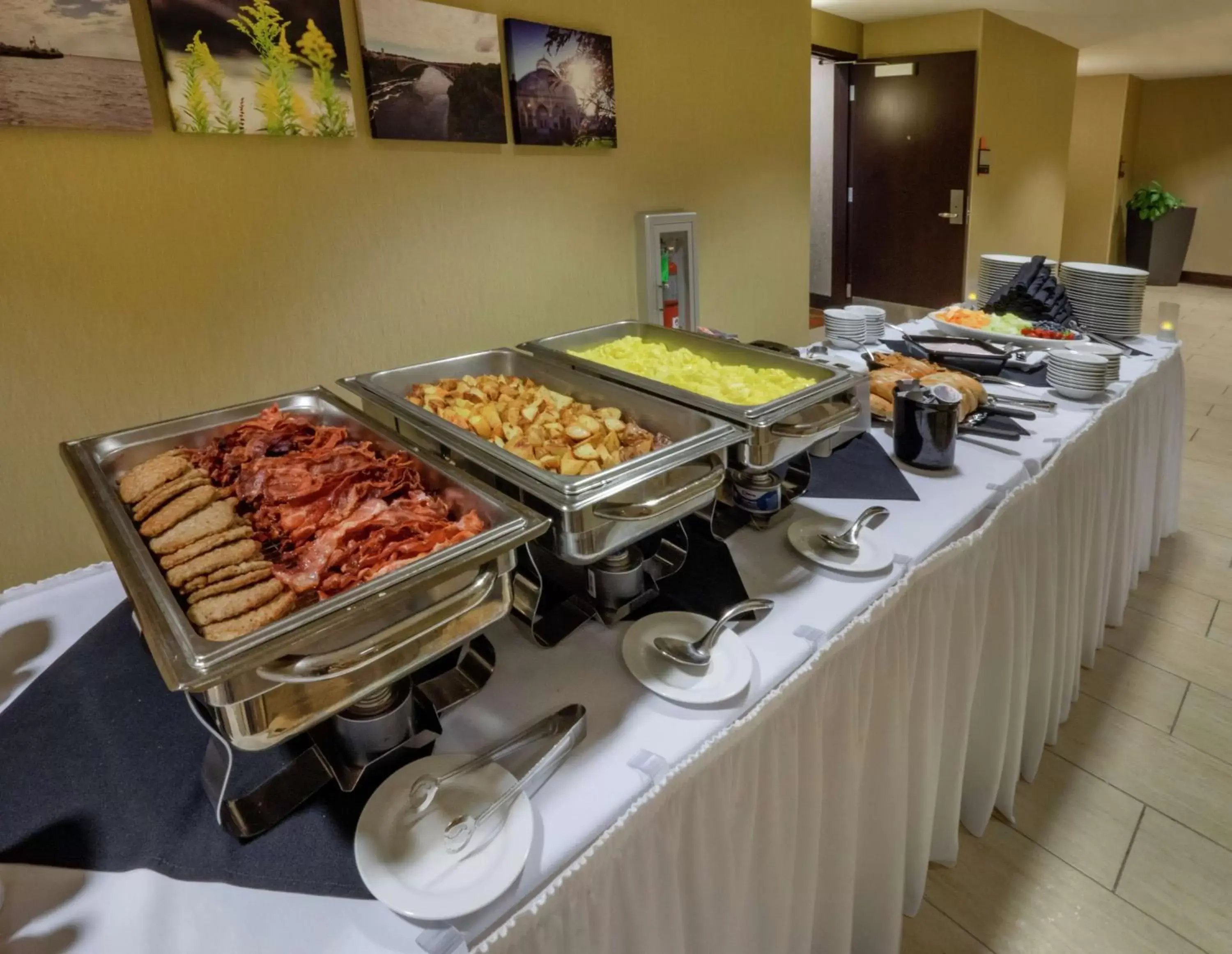 Breakfast in The Hilton Garden Inn Buffalo-Downtown Breakfast in The Hilton Garden Inn Buffalo-Downtown