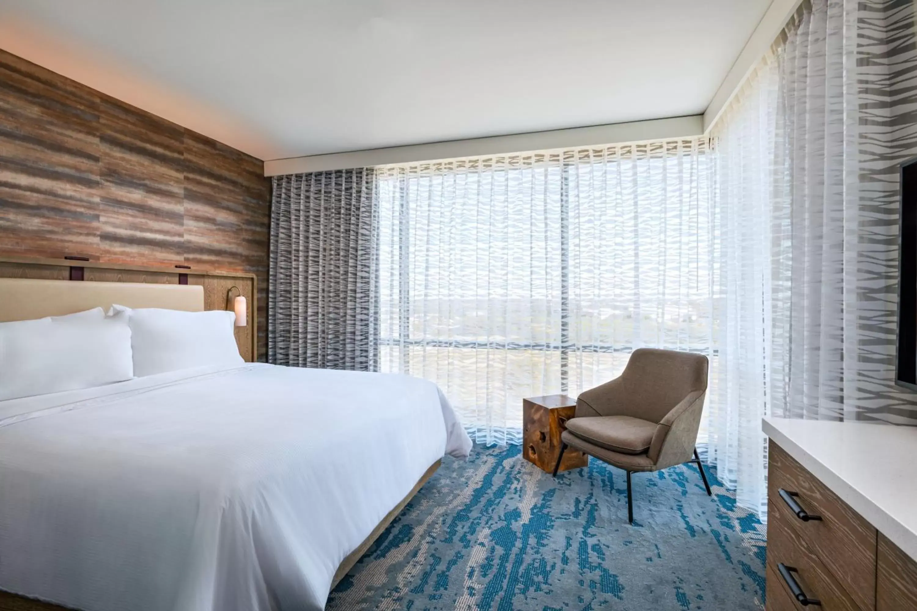 Photo of the whole room, Bed in The Westin Dallas Southlake