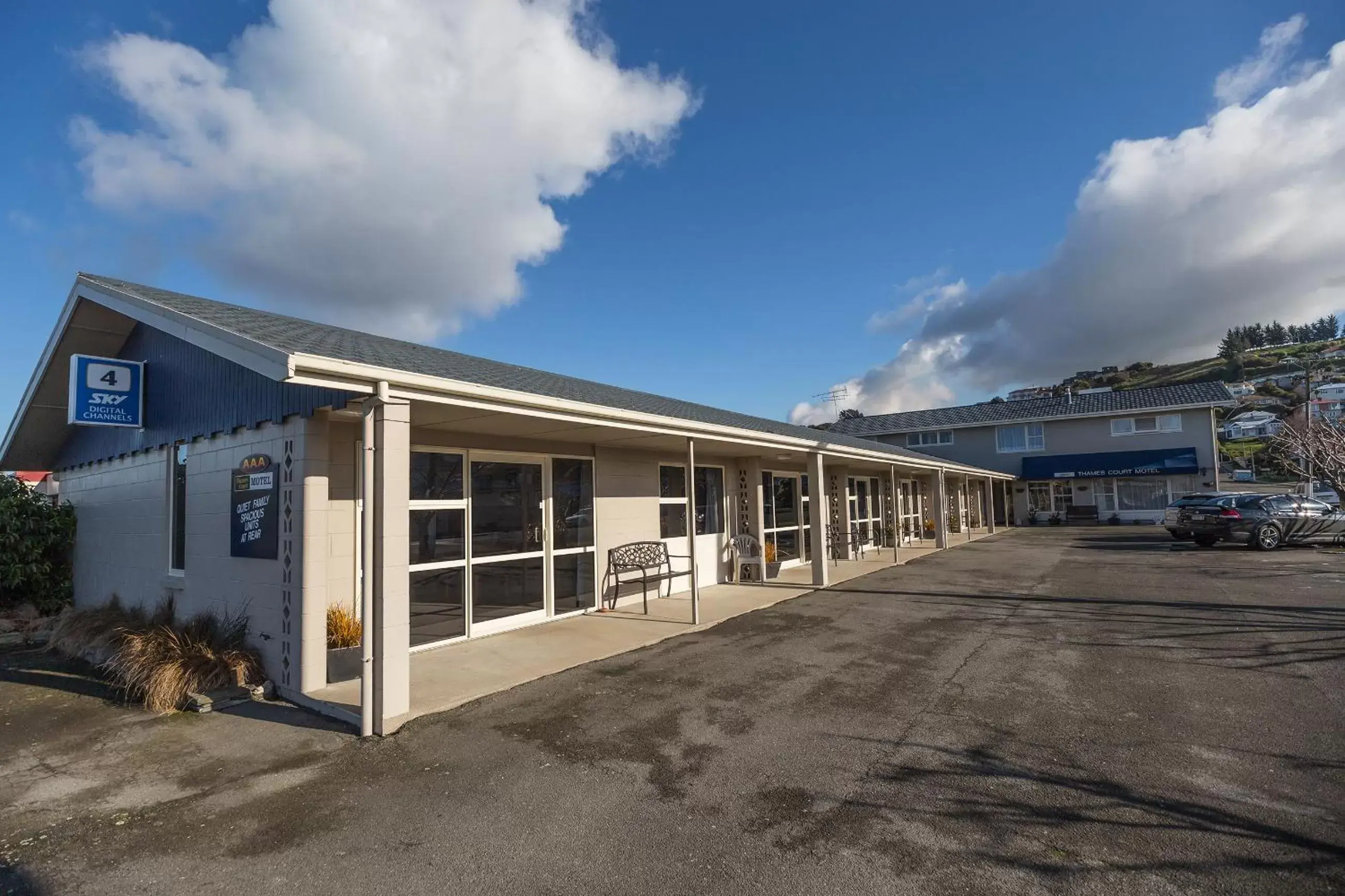 Facade/entrance, Property Building in AAA Thames Court Motel