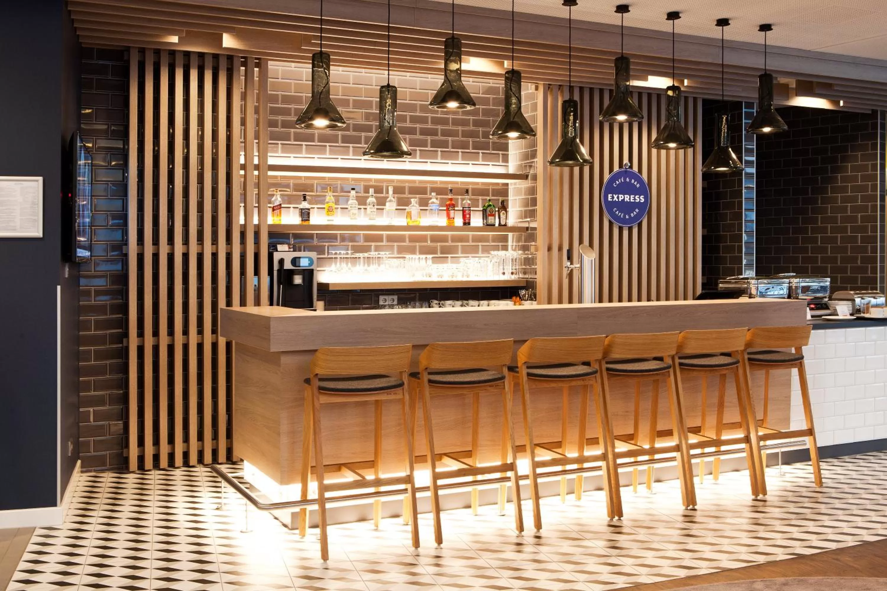 Lounge or bar in Holiday Inn Express - Siegen by IHG