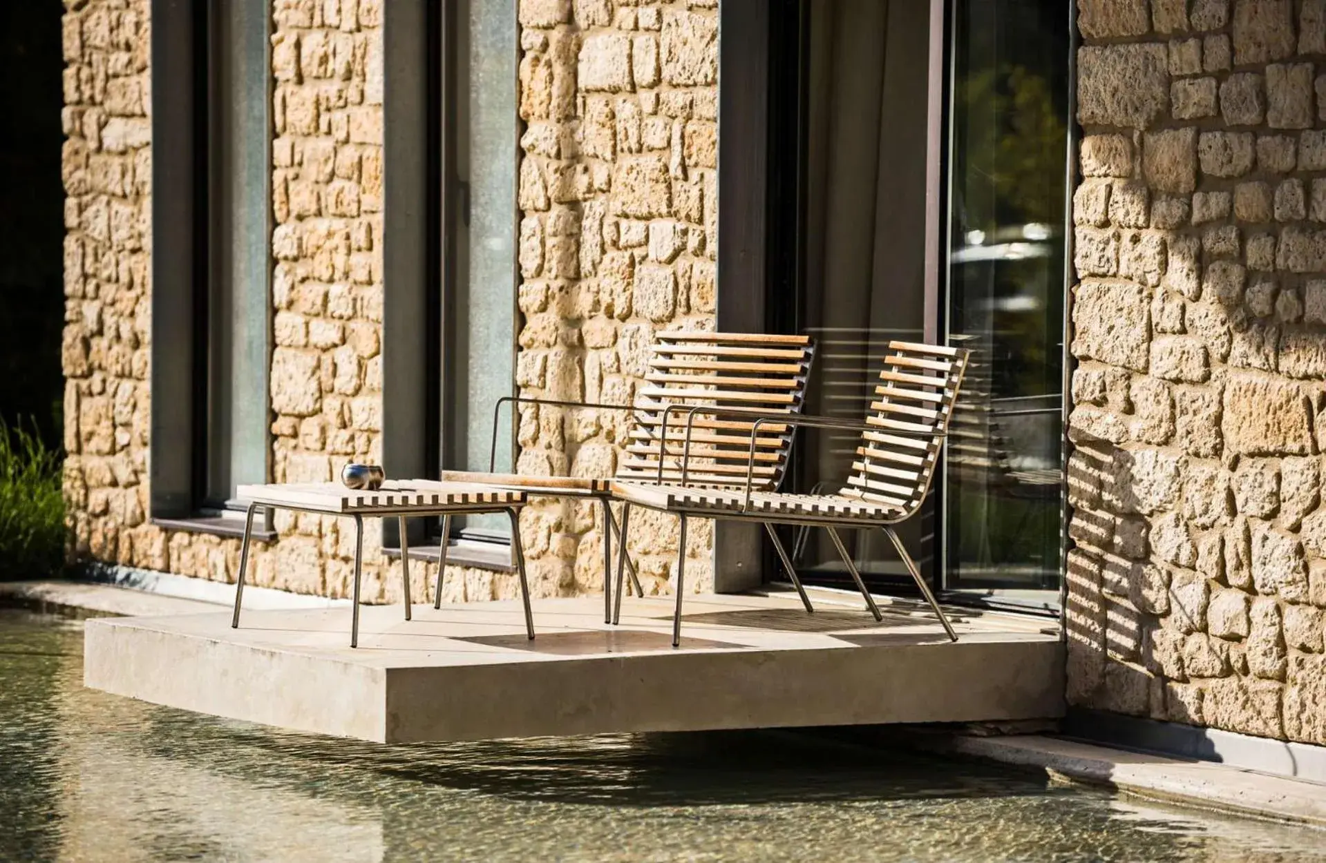 Balcony/Terrace in Le Moulin de Vernègues Hôtel & Spa