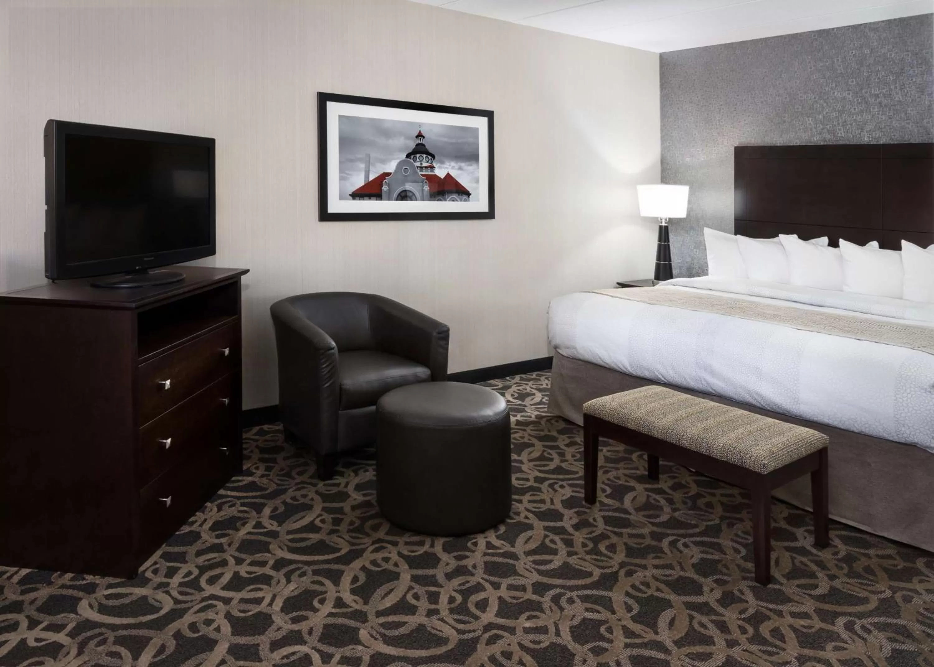 Bi-level King Suite with Spa Bath - Non-Smoking in Best Western Ramkota Hotel Aberdeen