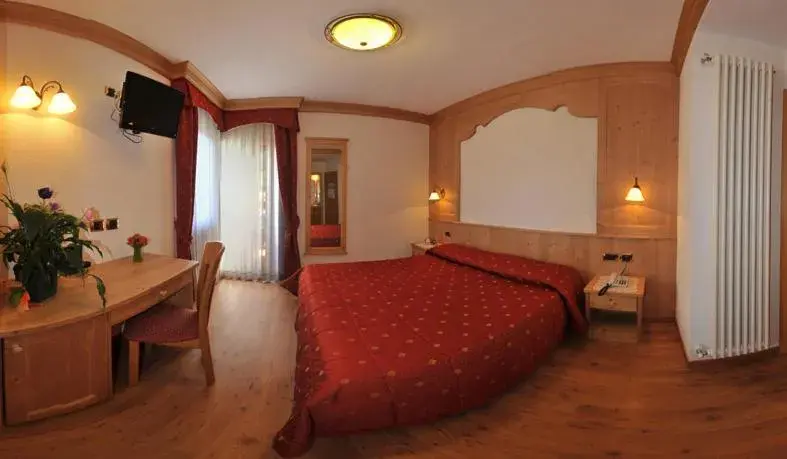 Bed in Hotel Zirmes