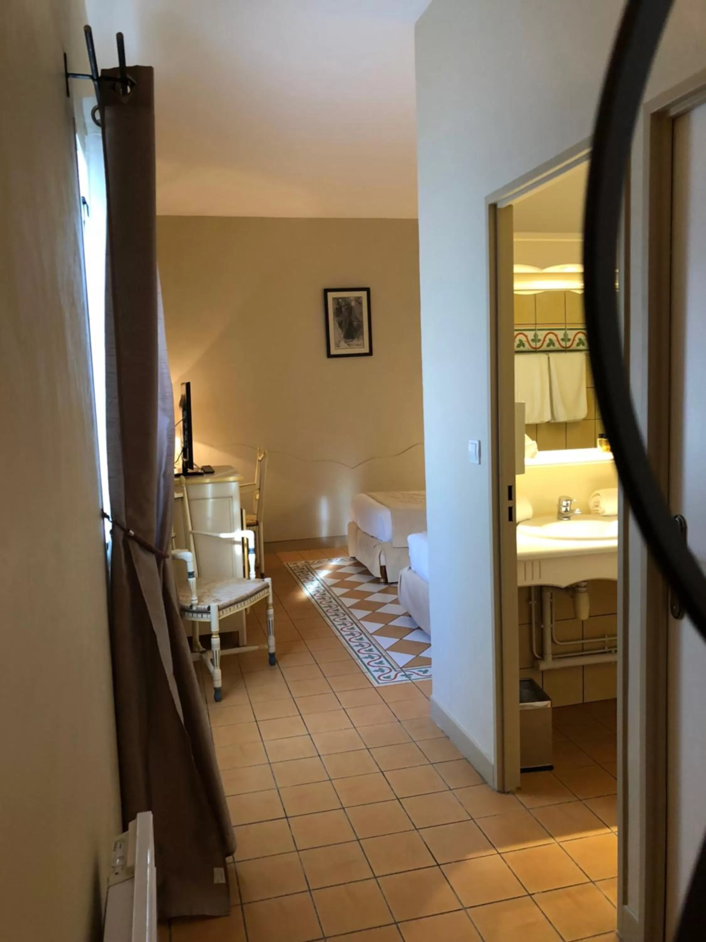 Photo of the whole room, Bed in Hotel Le Cilaos