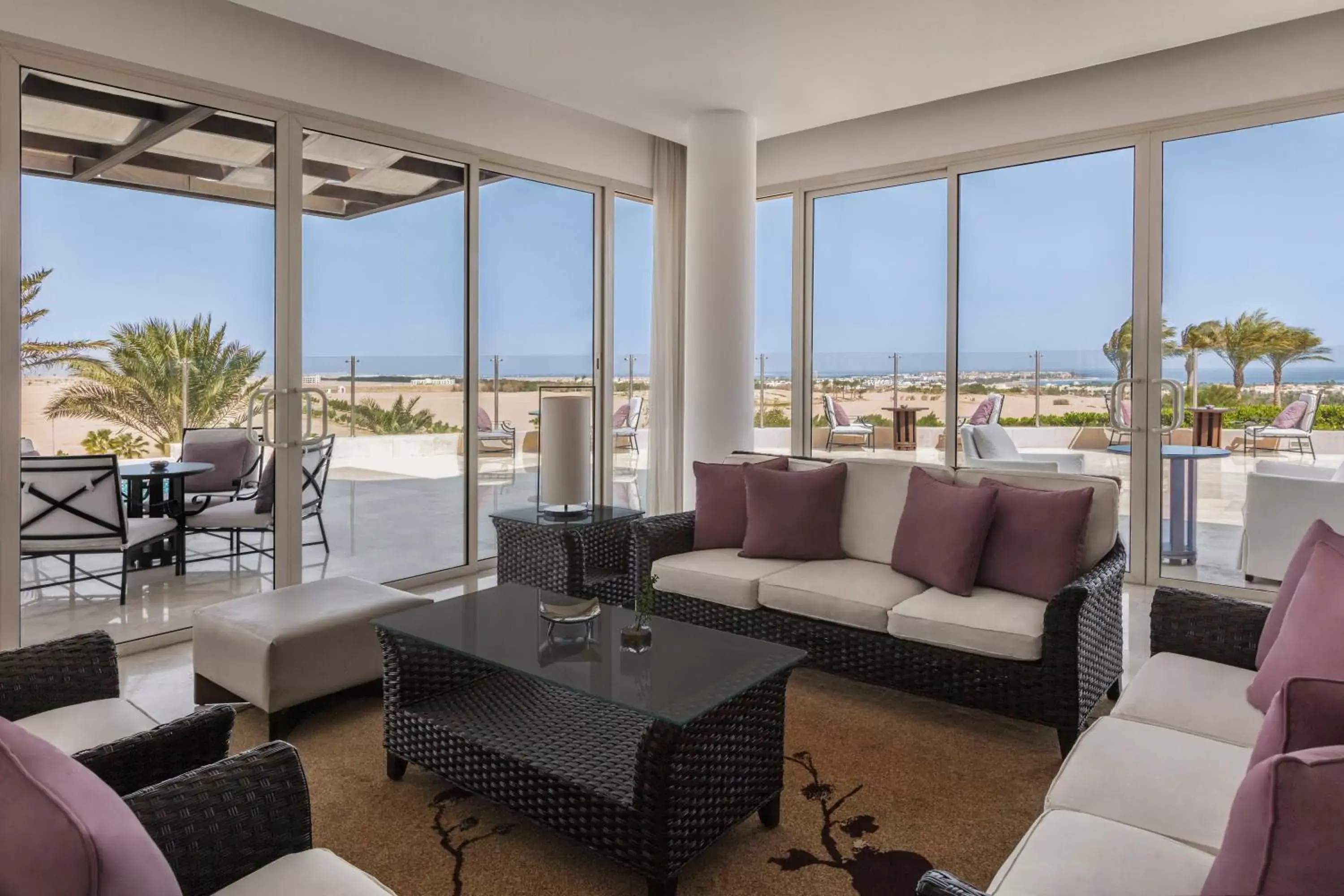 Lounge or bar in Steigenberger Makadi - Adults Friendly 16 Years Plus Lounge or bar in Steigenberger Makadi - Adults Friendly 16 Years Plus