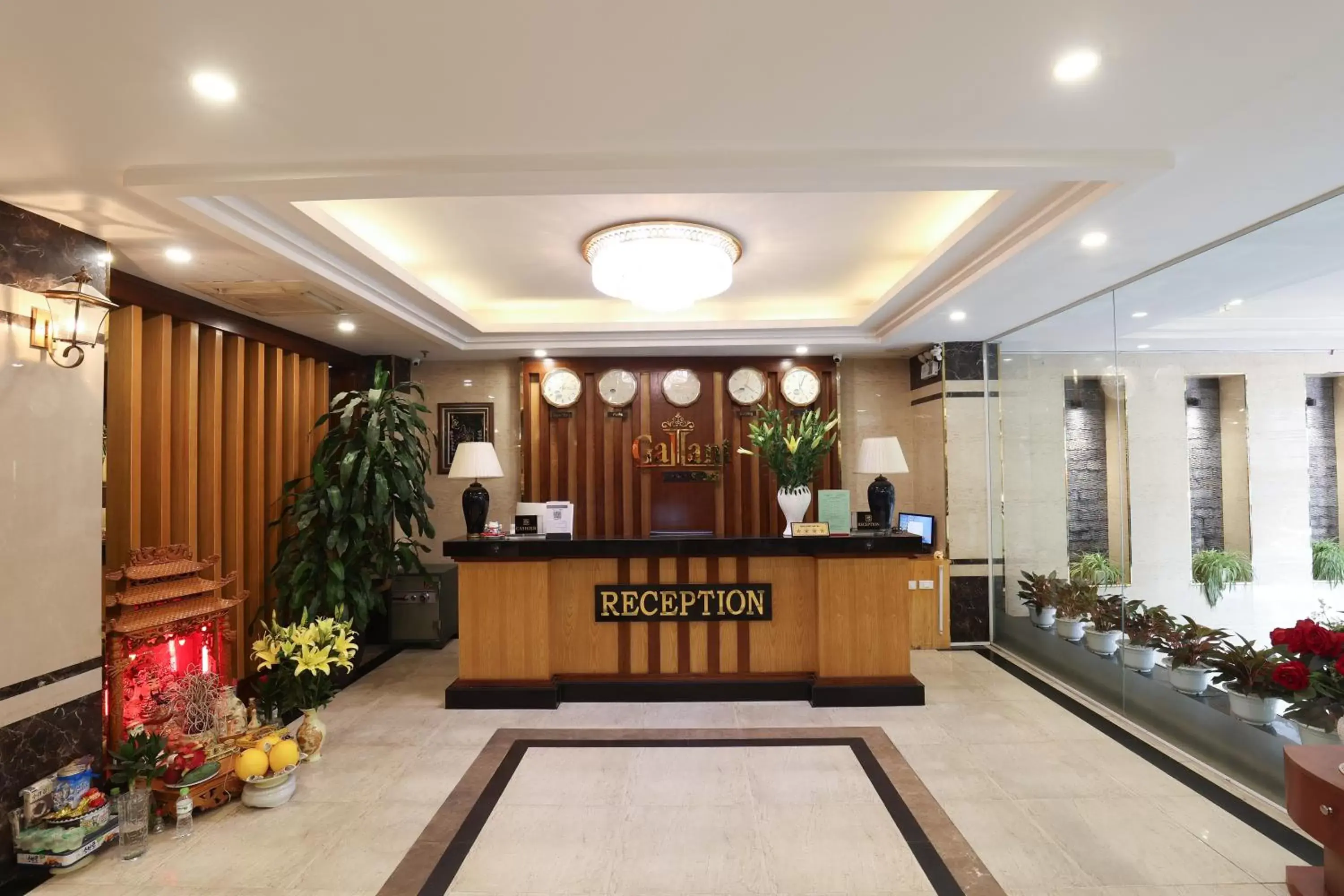 Lobby or reception in Gallant Hotel