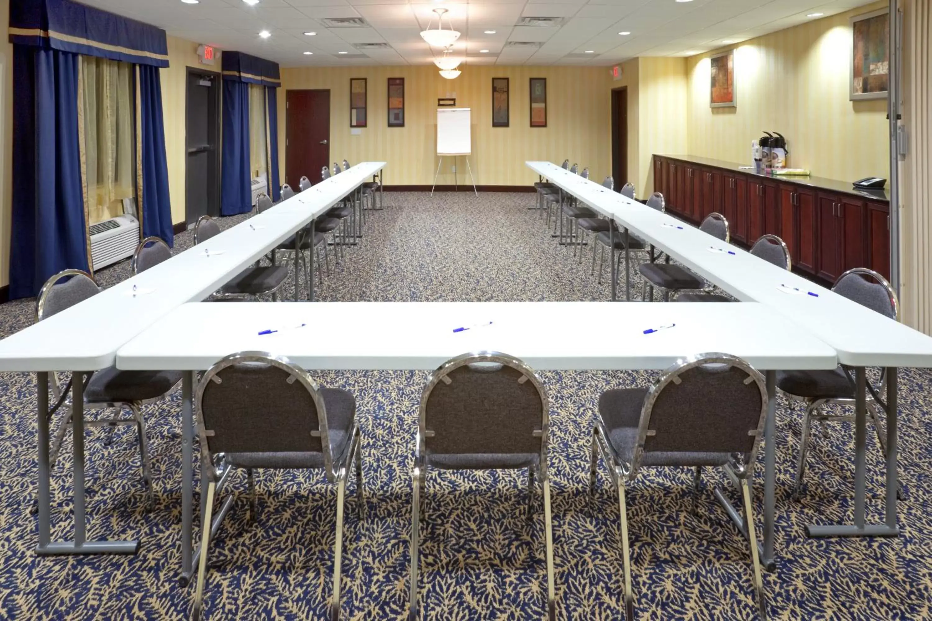 Meeting/conference room in Holiday Inn Express & Suites Lubbock West, an IHG Hotel