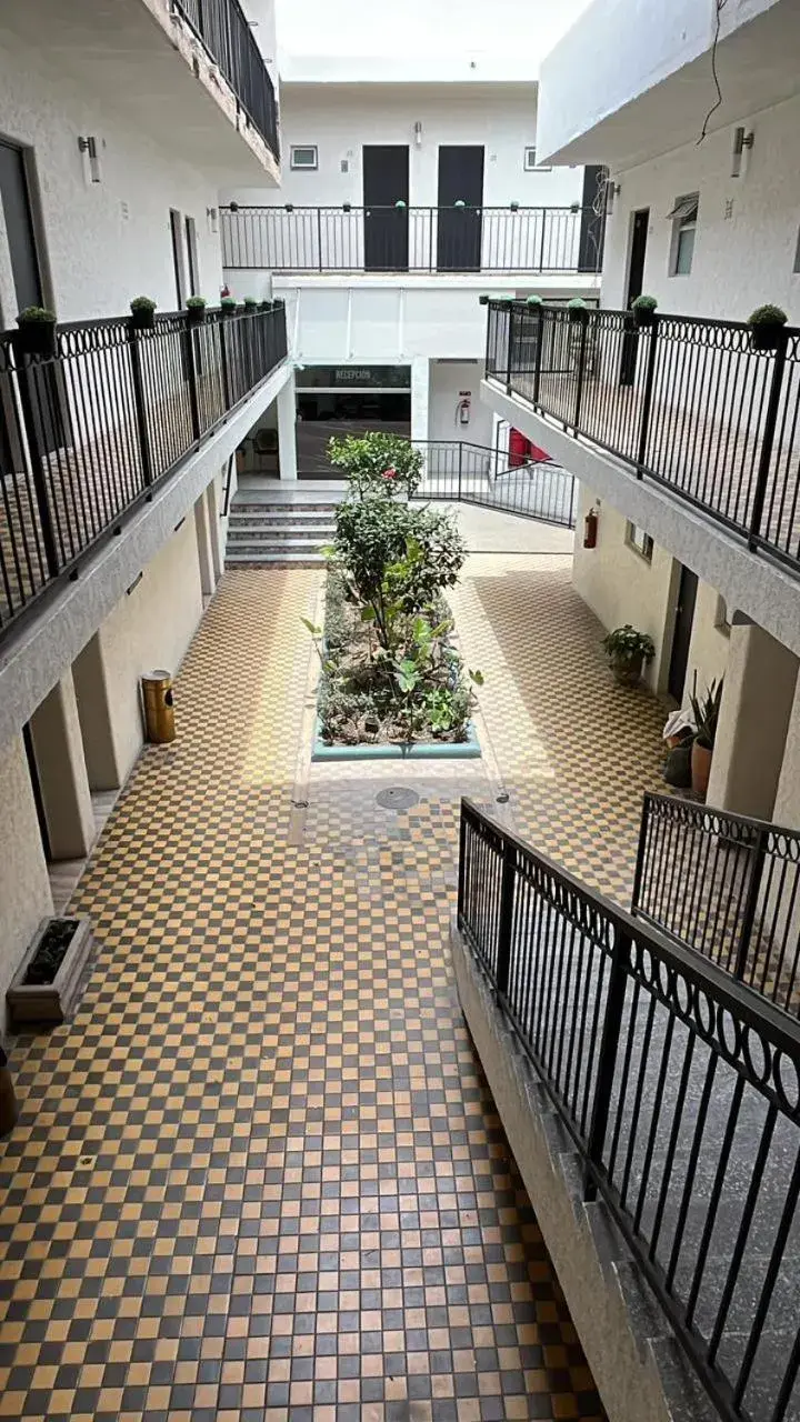 Swimming Pool in Hotel Gallo Rubio