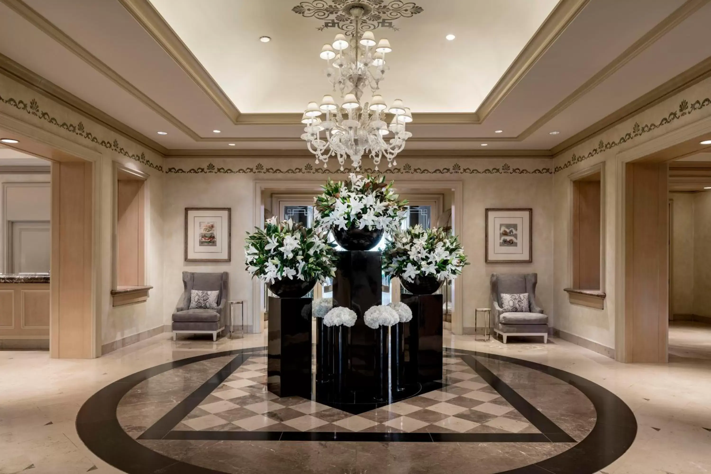Facade/entrance, Lobby/Reception in Four Seasons Hotel Los Angeles at Beverly Hills