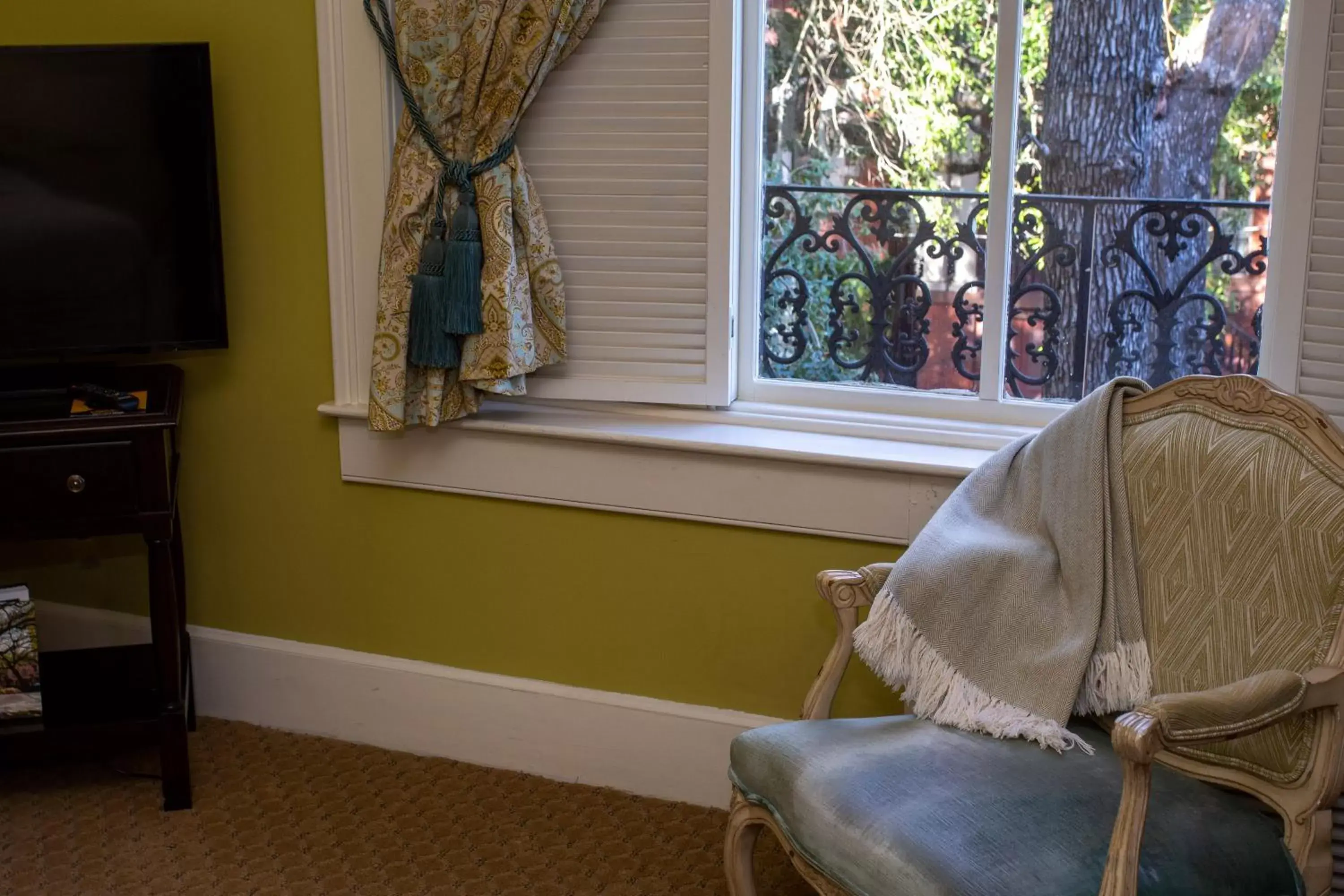 Seating Area in Eliza Thompson House, Historic Inns of Savannah Collection