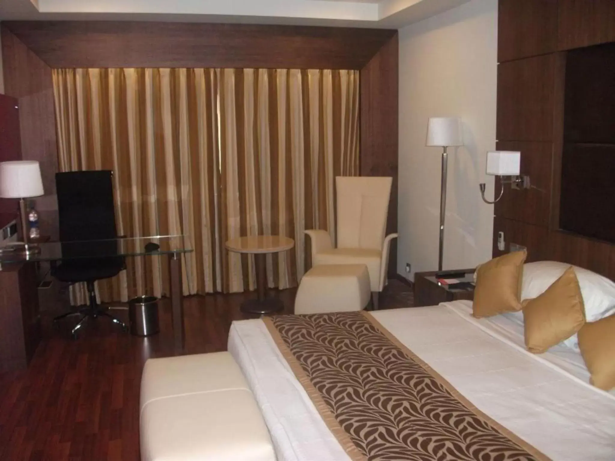 Photo of the whole room, Bed in The Residency Towers Coimbatore